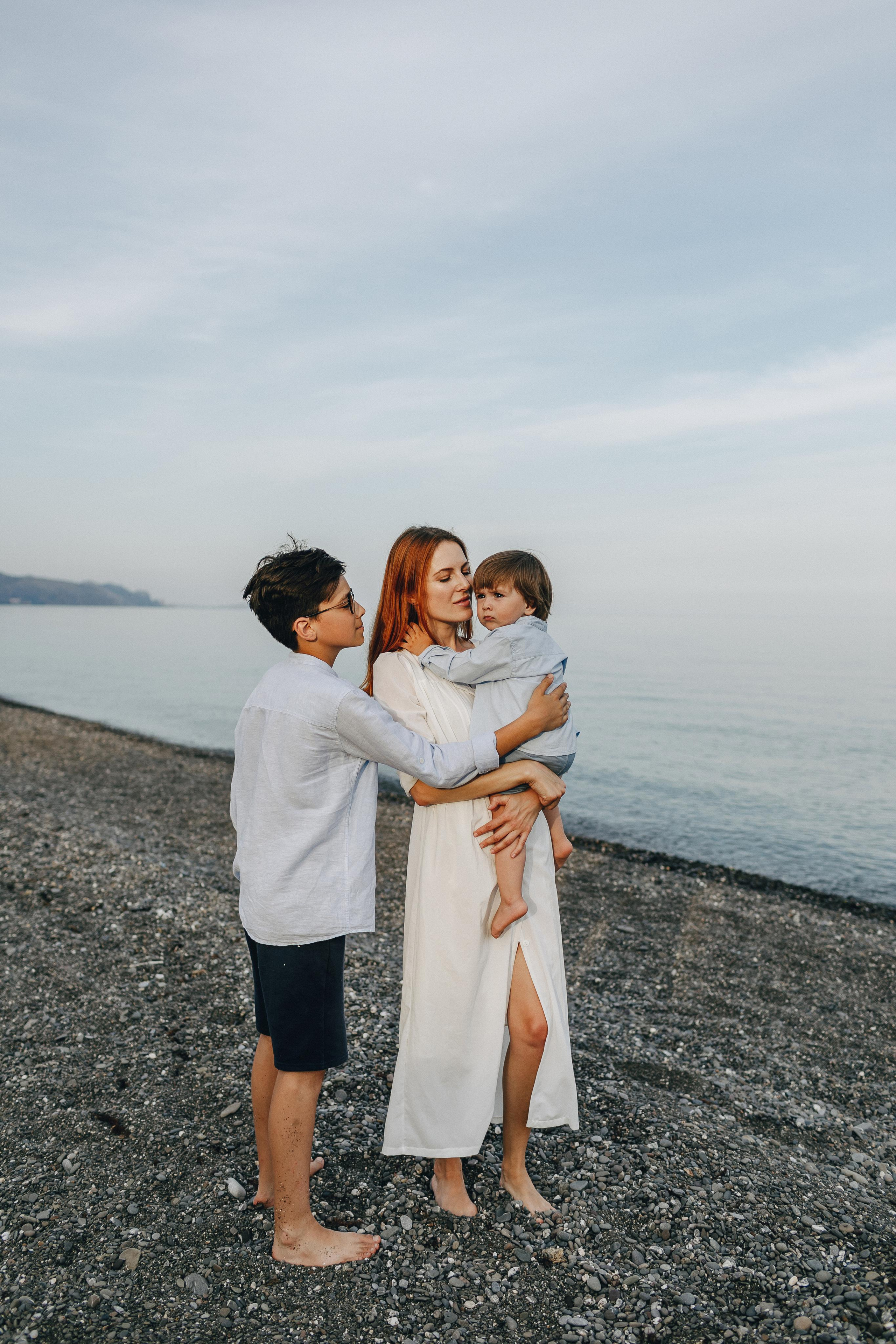 Крым, прогулка семьи у моря. Крым фото, отдых Крым, Севастополь фото, Свадьба фото, Олег Горбатко