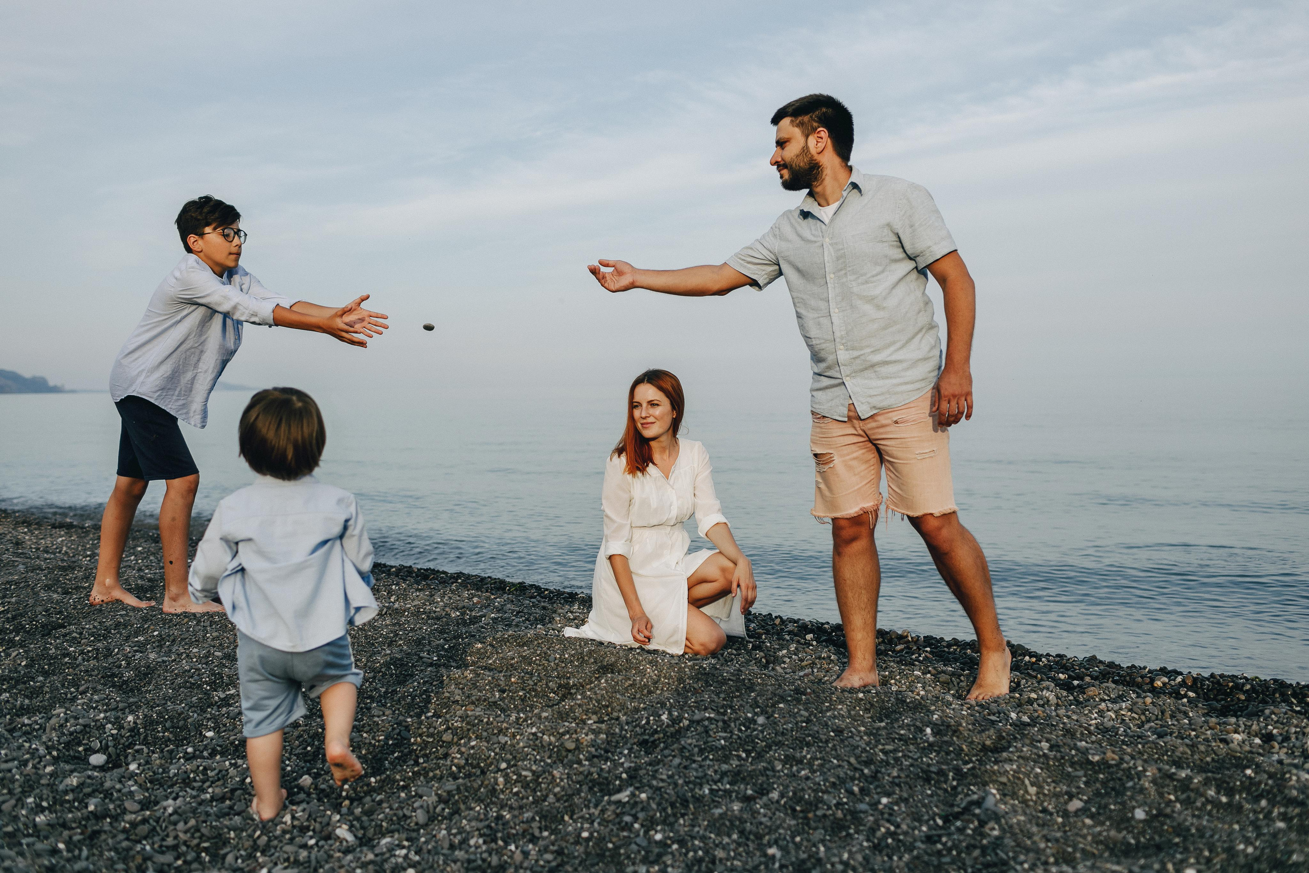 Крым, прогулка семьи у моря. Крым фото, отдых Крым, Севастополь фото, Свадьба фото, Олег Горбатко