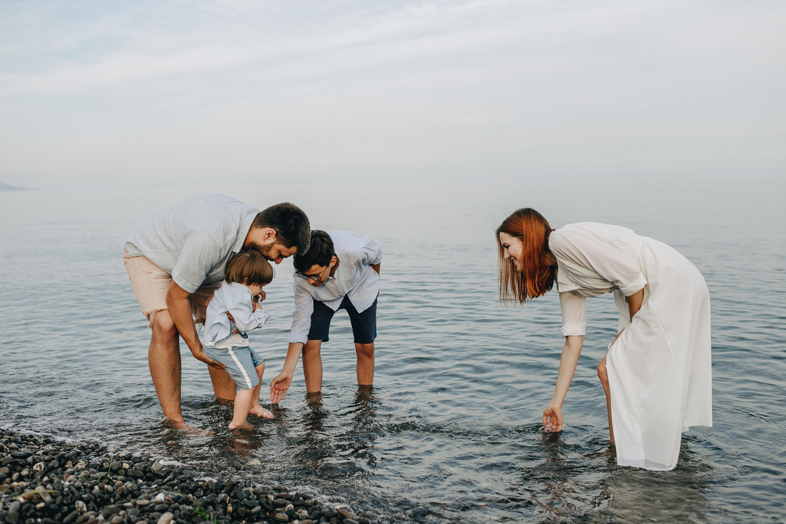 Крым, прогулка семьи у моря. Крым фото, отдых Крым, Севастополь фото, Свадьба фото, Олег Горбатко