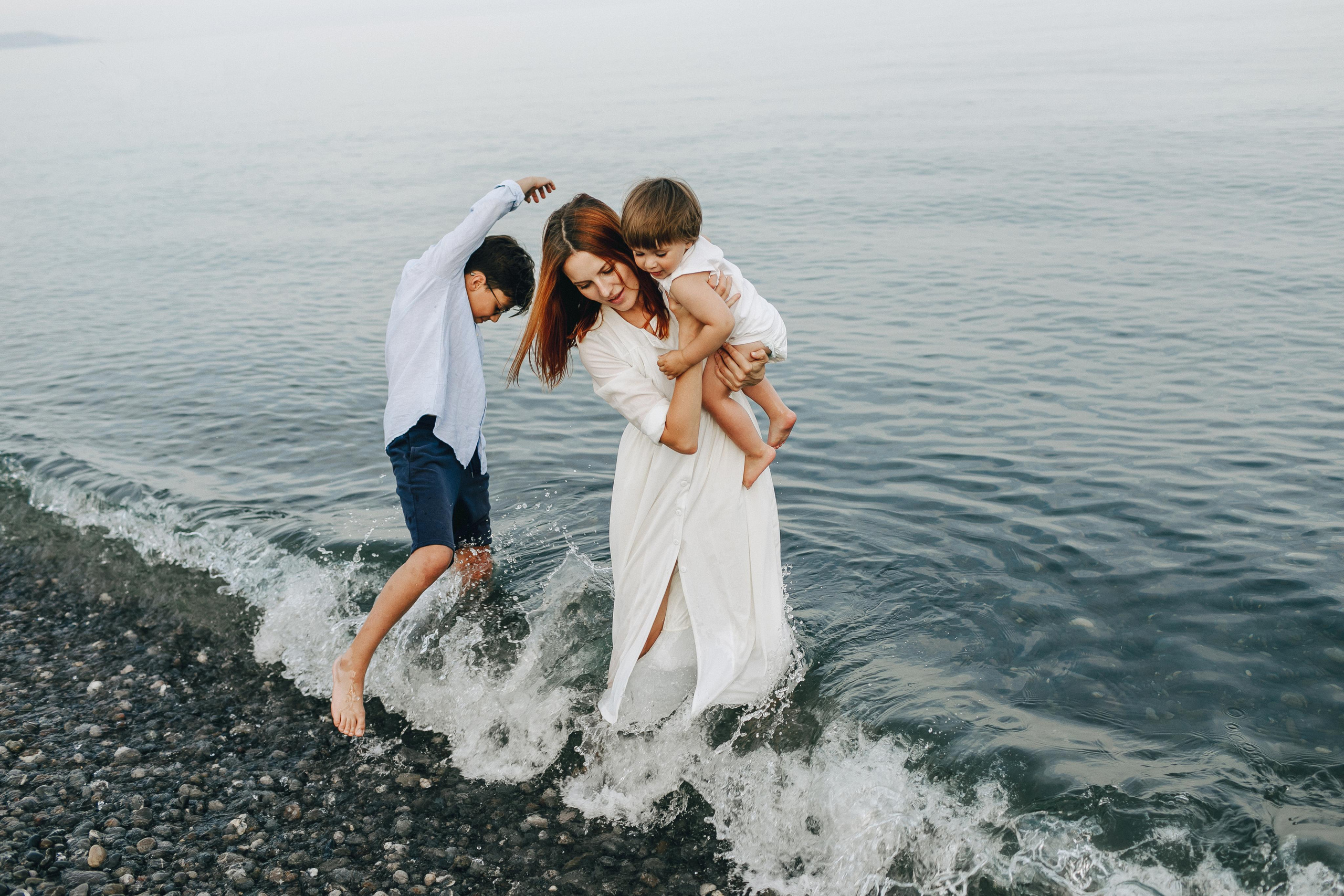 Крым, прогулка семьи у моря. Крым фото, отдых Крым, Севастополь фото, Свадьба фото, Олег Горбатко