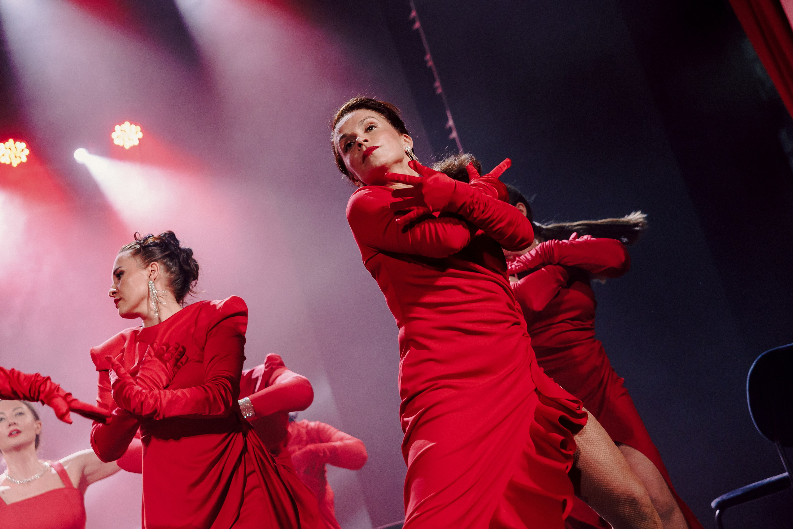 Отчётный концерт танцевальной школы «Red Rabbits» 2025. Лёшка Варзегов — фотограф