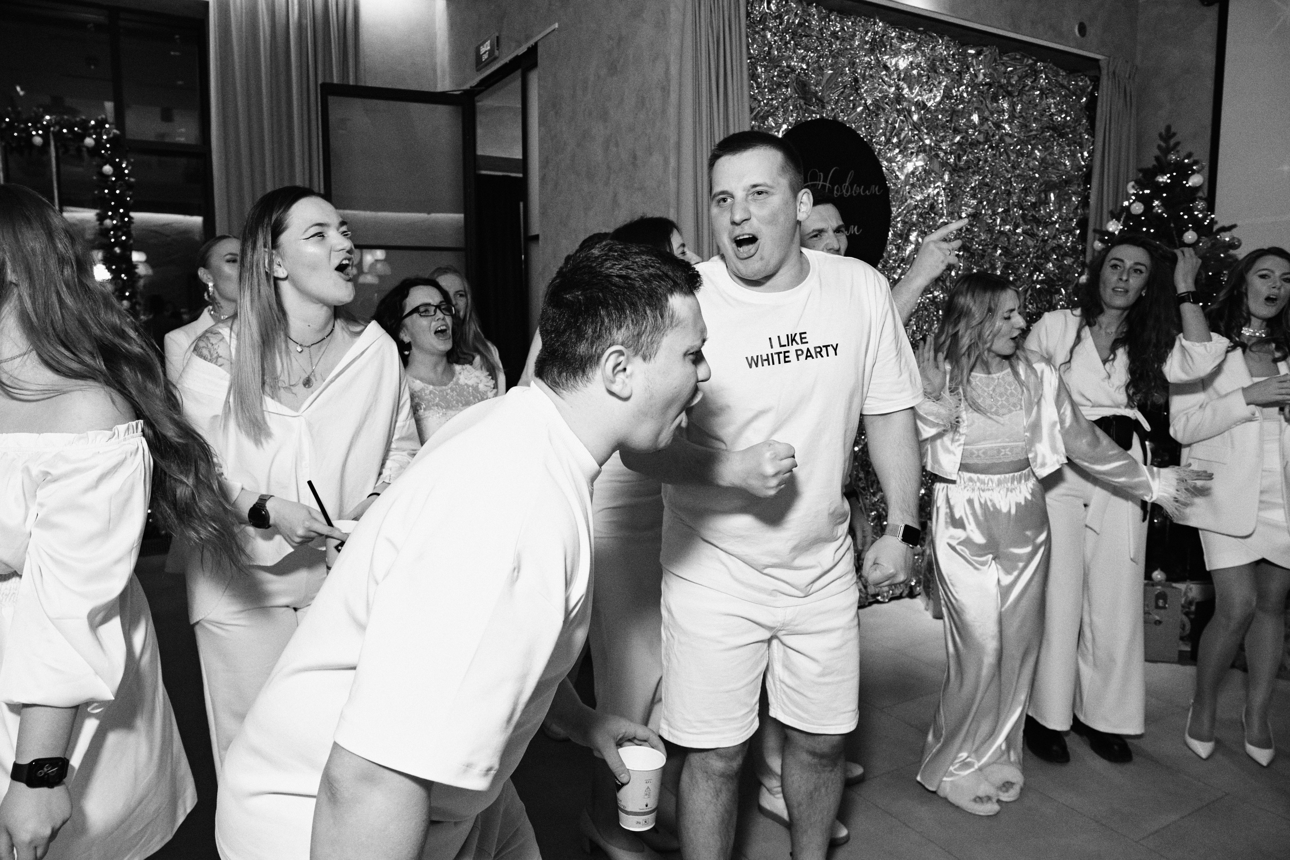 Корпоратив в белом компании Pride group. Семейные и свадебные фотосессии в СПб, в студии, на улице, на природе