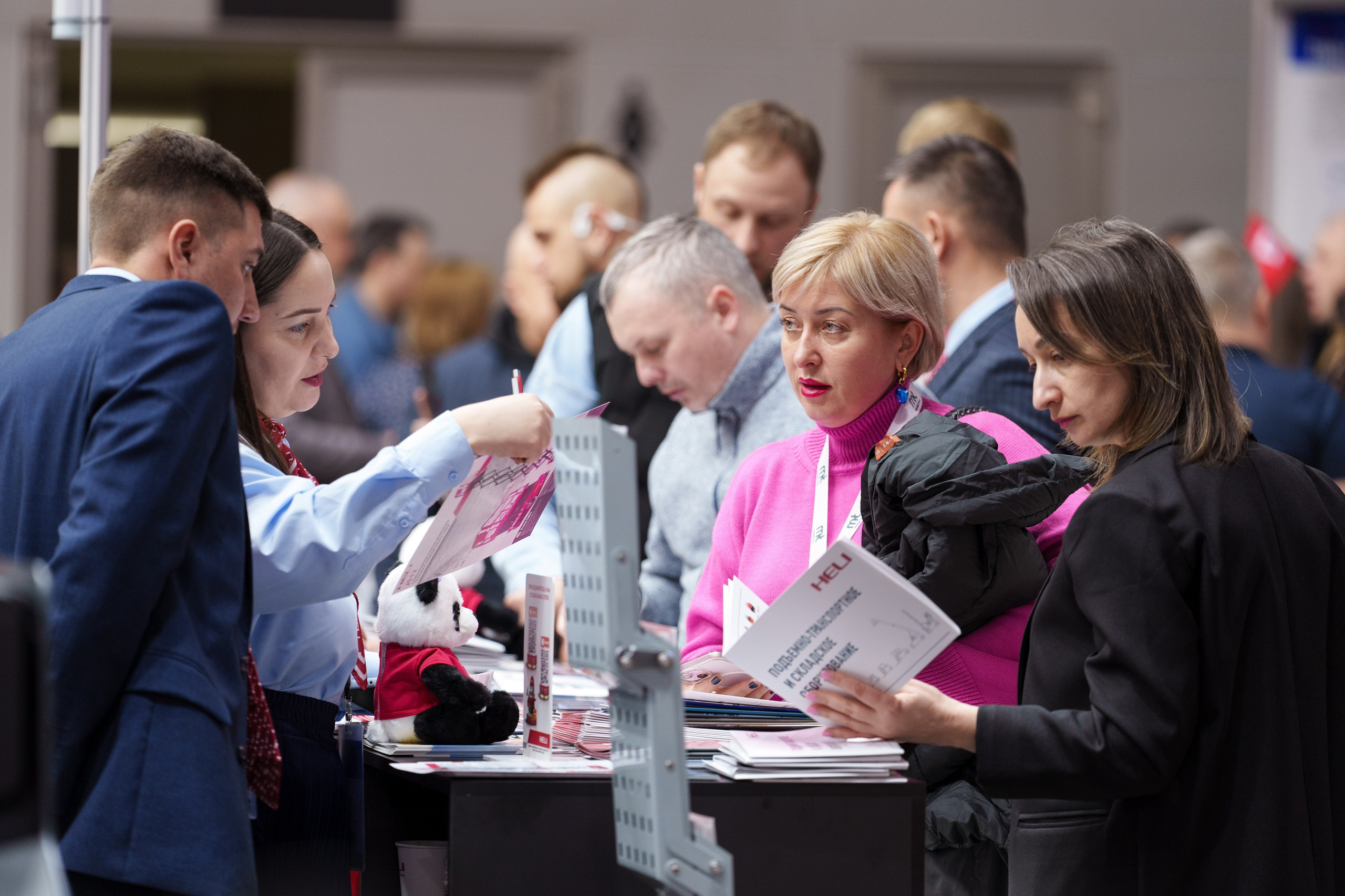 HELI. Стенд в Крокус Экспо. Фотограф Саша Блюз