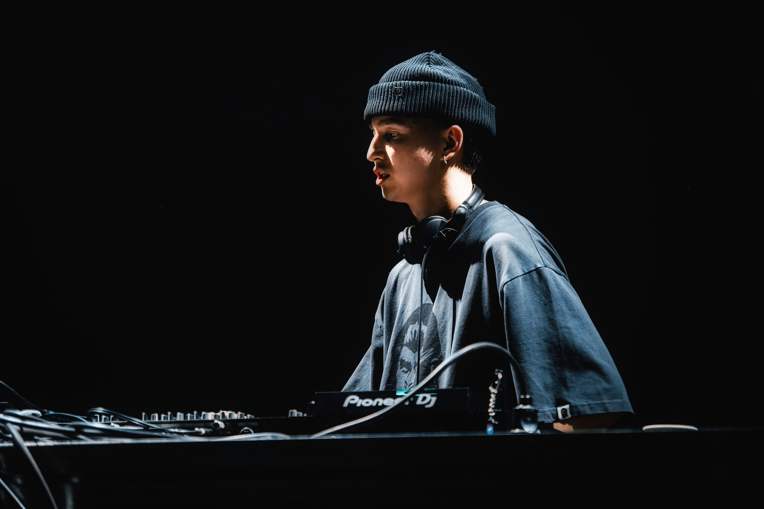 AVG x Desiigner в Tau 21.02.2025. Репортажный фотограф и видеограф в Москве