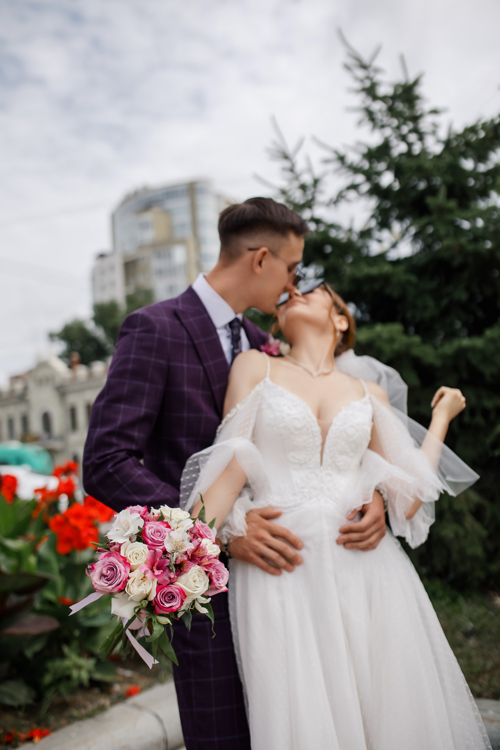 Ксения и Максим. Сборы Sopka. Прогулка по городу. Свадебный фотограф в Хабаровске