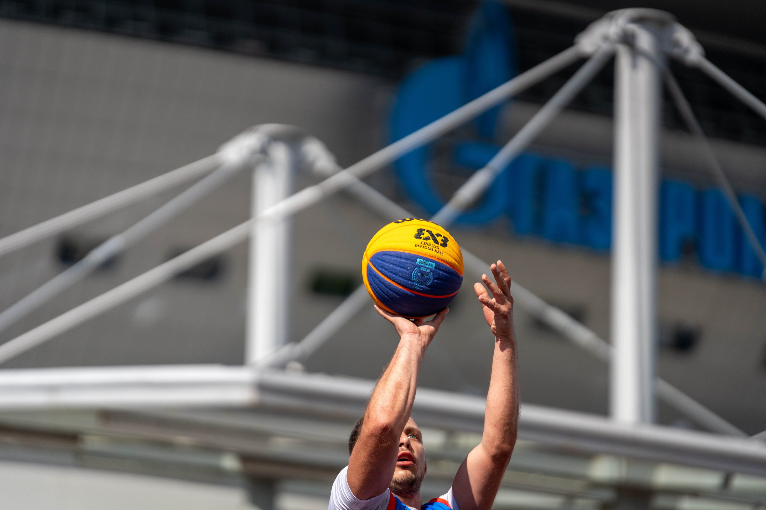 Бросок мяча 3х3 на репортаже спортивного фотографа из Санкт-Петербурга