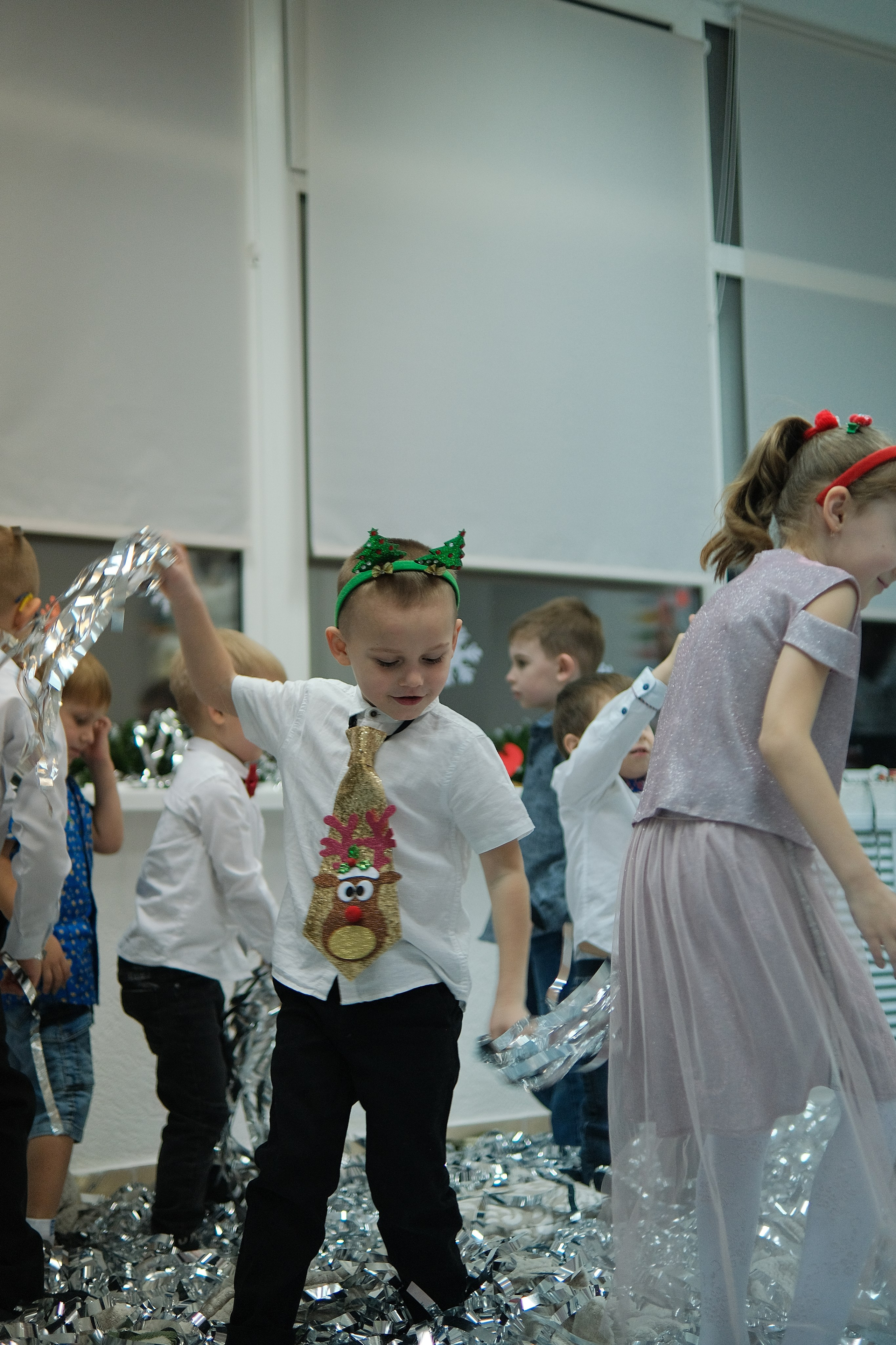 Мир знаний (Новогодний утренник). Serg_film