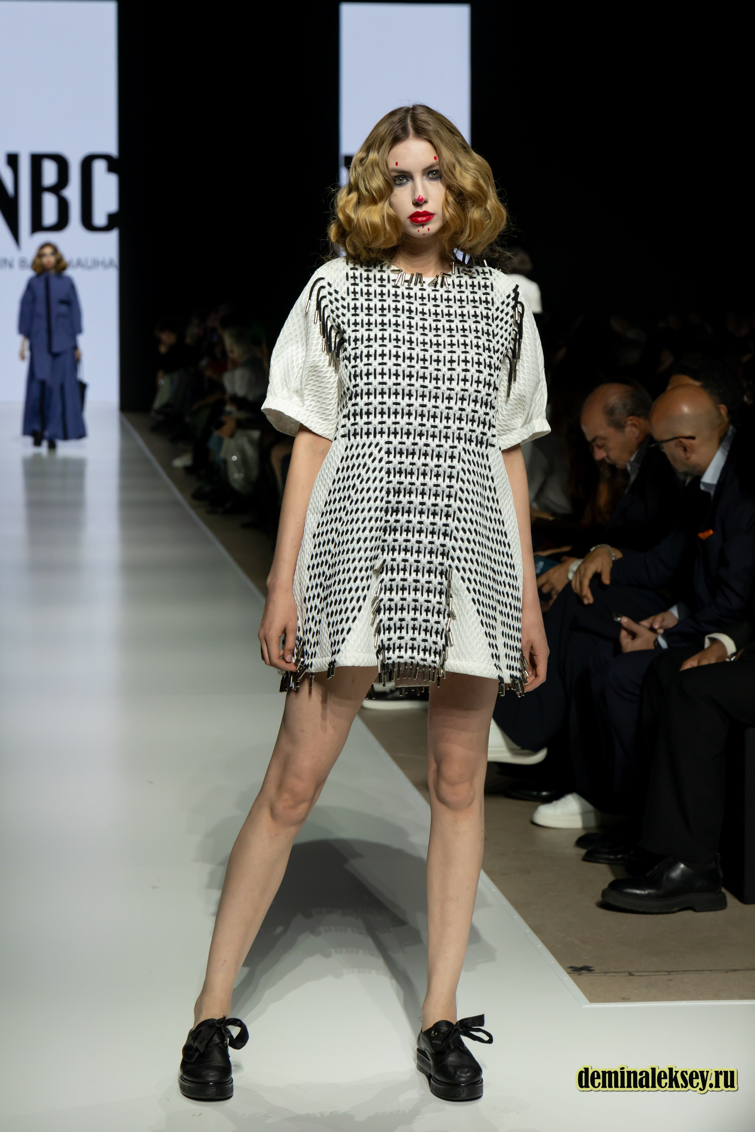 Московская неделя моды 2024 9 октября дизайнер NITIN BAL CHAHUAN presented by Fashion Design Council of India. Репортажный, семейный и студийный фотограф в Москве Демин Алексей