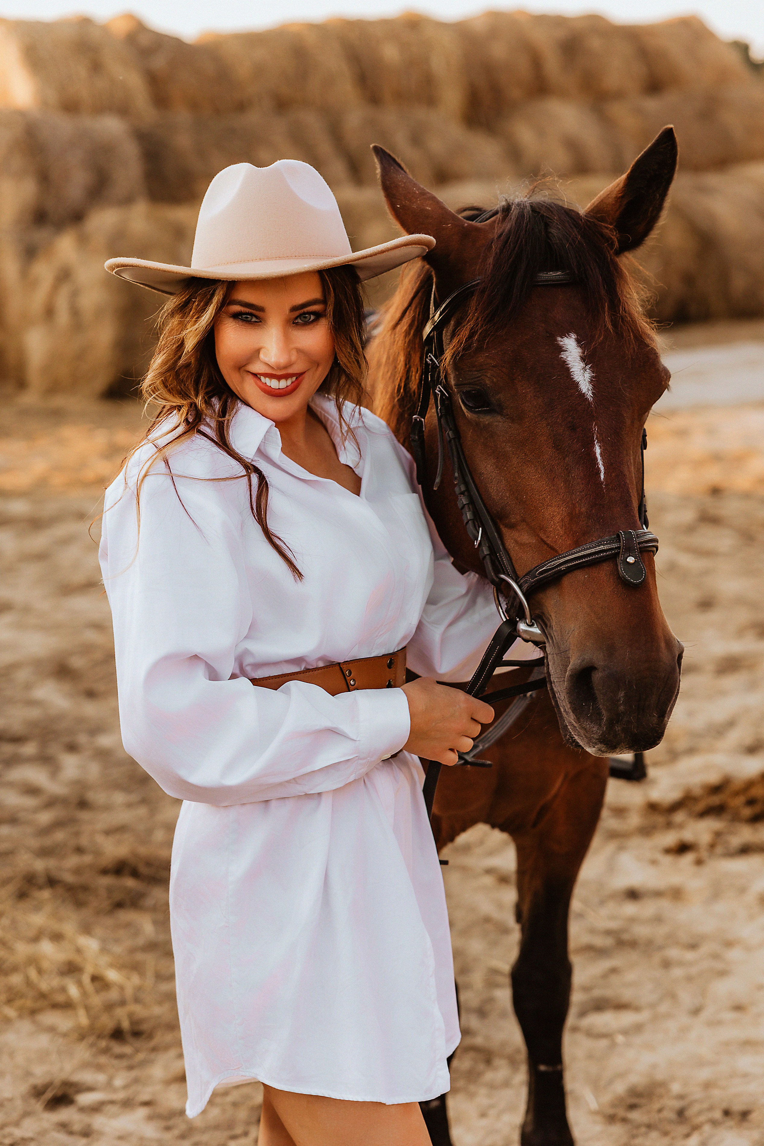 Ирина конюшня Лошадкино. Фотограф в Калининграде свадебная фотография, репортажная, фотосессии