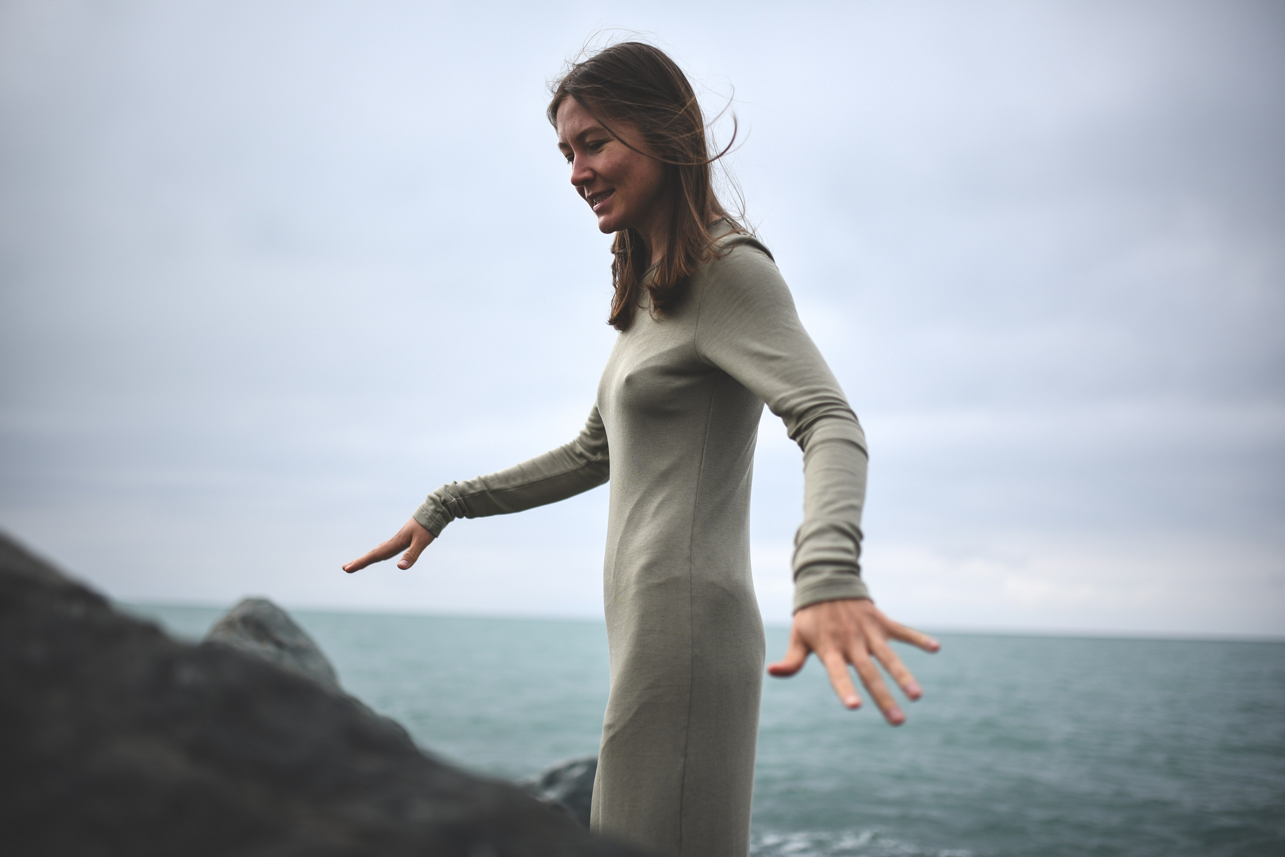 Alina and the Sea. Anastasia Serdyuk, travel photographer, travel photo, portraits, stories, fineart prints