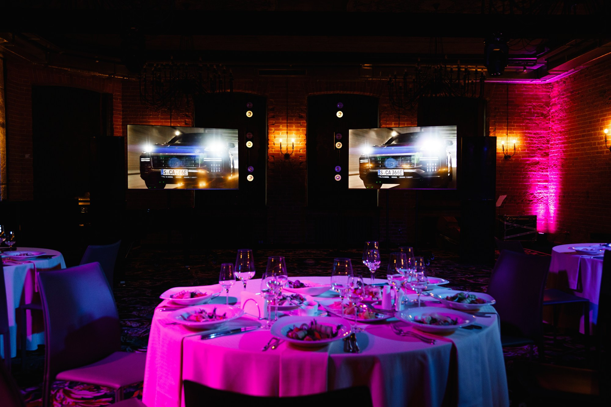 Мероприятие «Газпромбанк Инвестиции» в La Maison. Бизнес фотограф в Новосибирске Александр Рощин