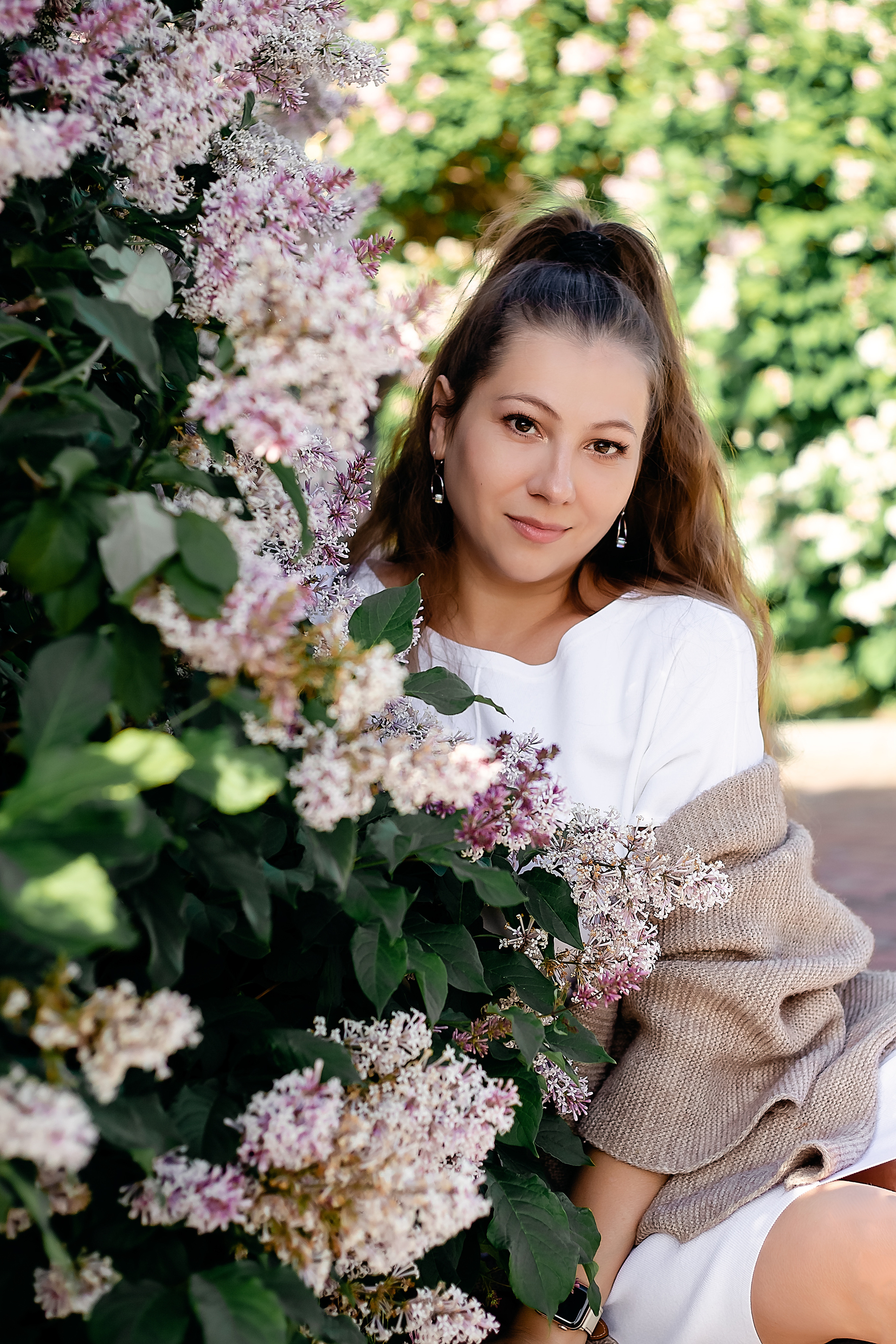 Анна в сирени. Свадебный и семейный фотограф в Томске Елена Карпенко