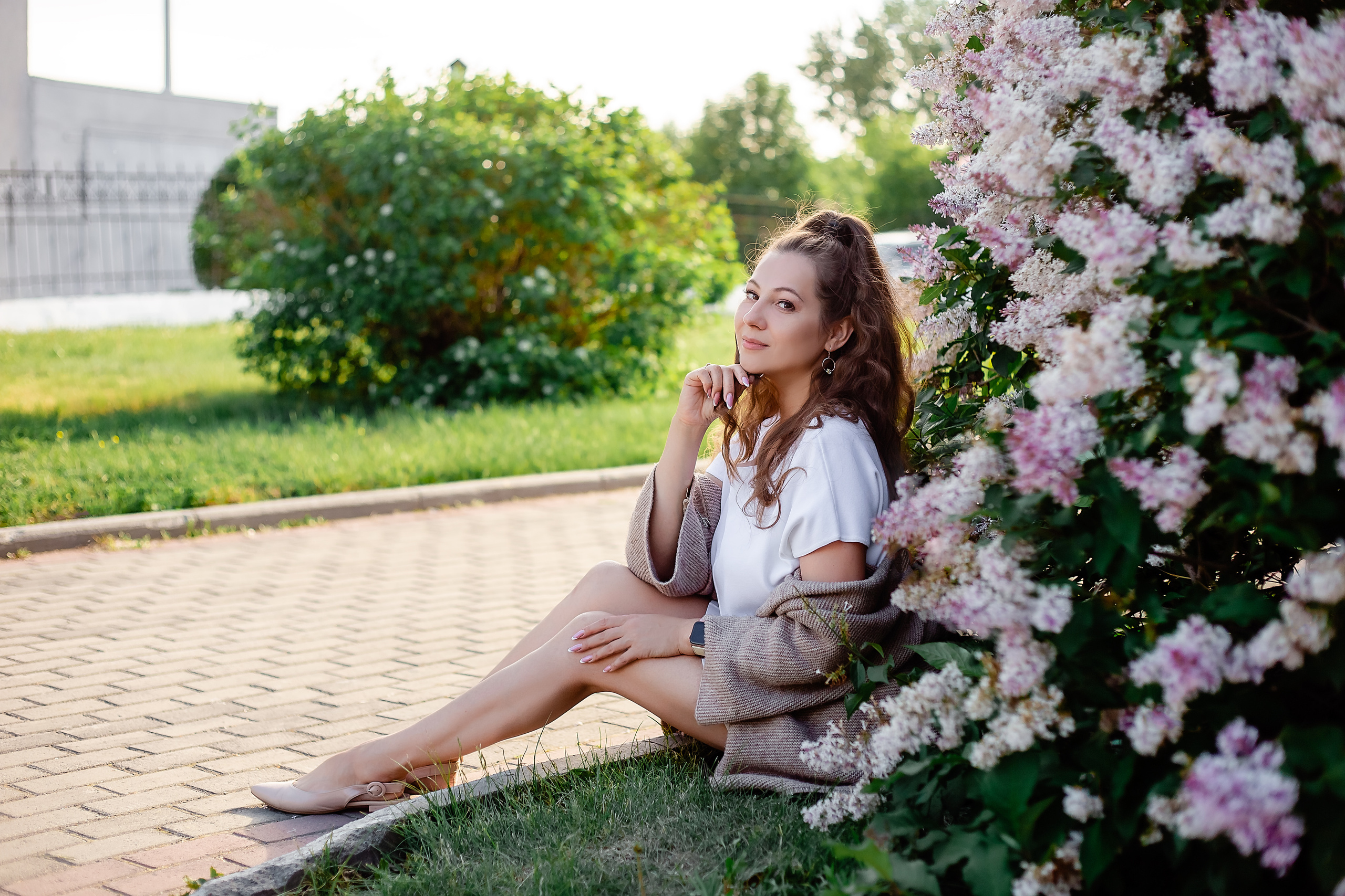 Анна в сирени. Свадебный и семейный фотограф в Томске Елена Карпенко