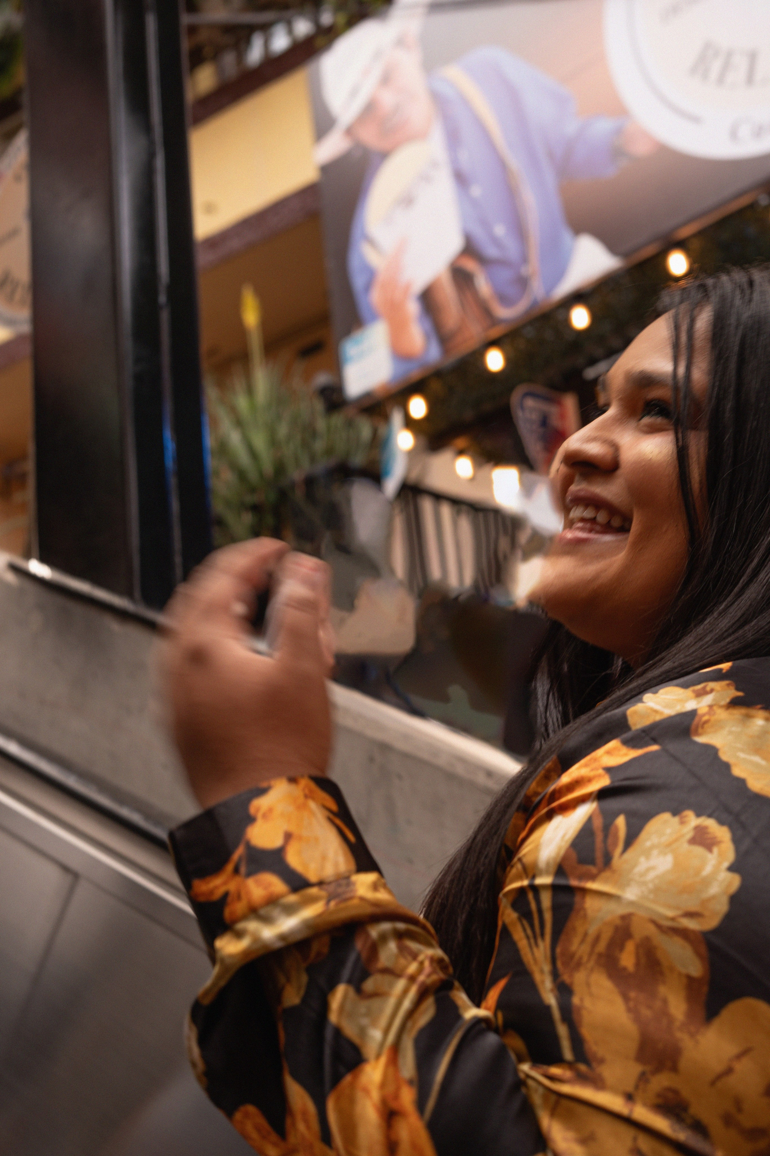 Jess in Communa 13. Wedding Photographer in Barcelona and Medellin