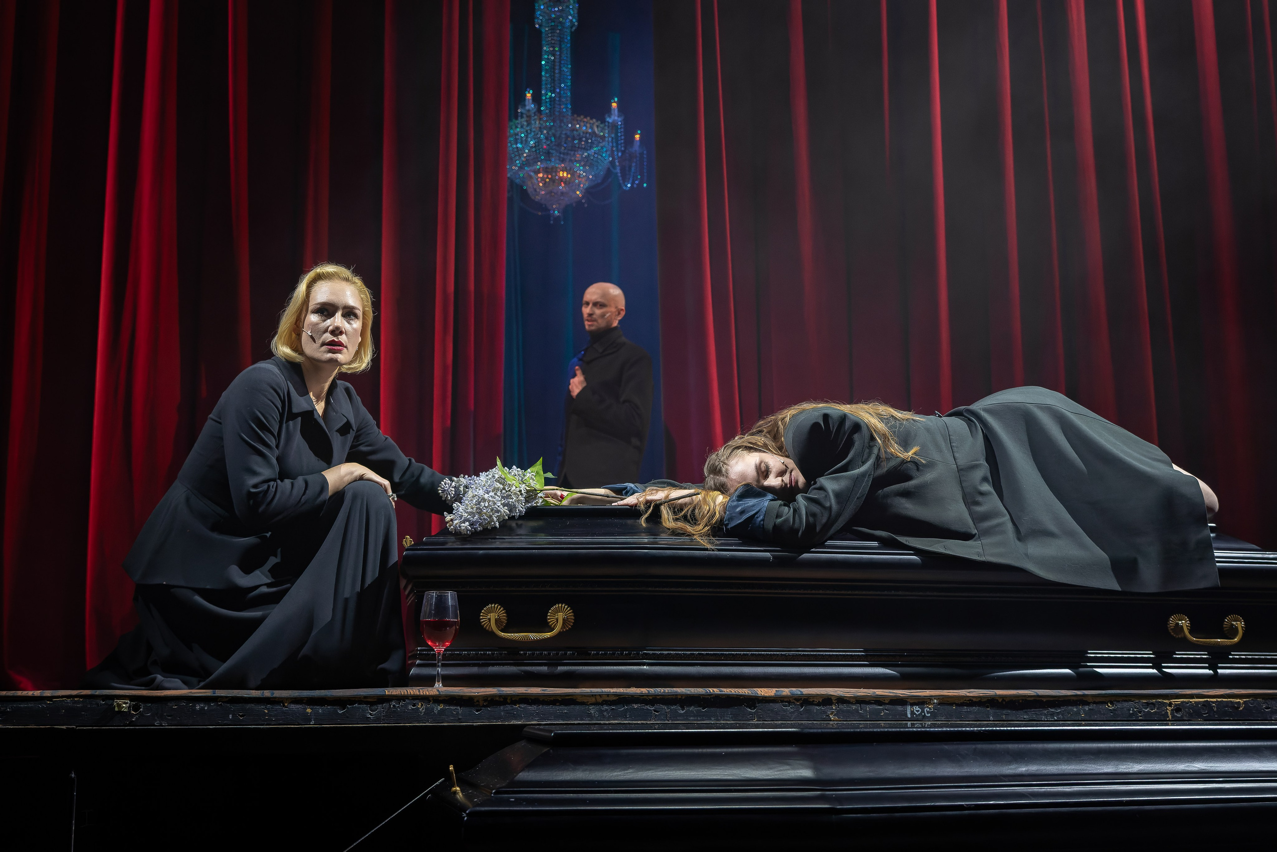 Гамлет, театр на Таганке, реж. Мурат Абукалтинов. Фотограф и режиссер Московко Екатерина