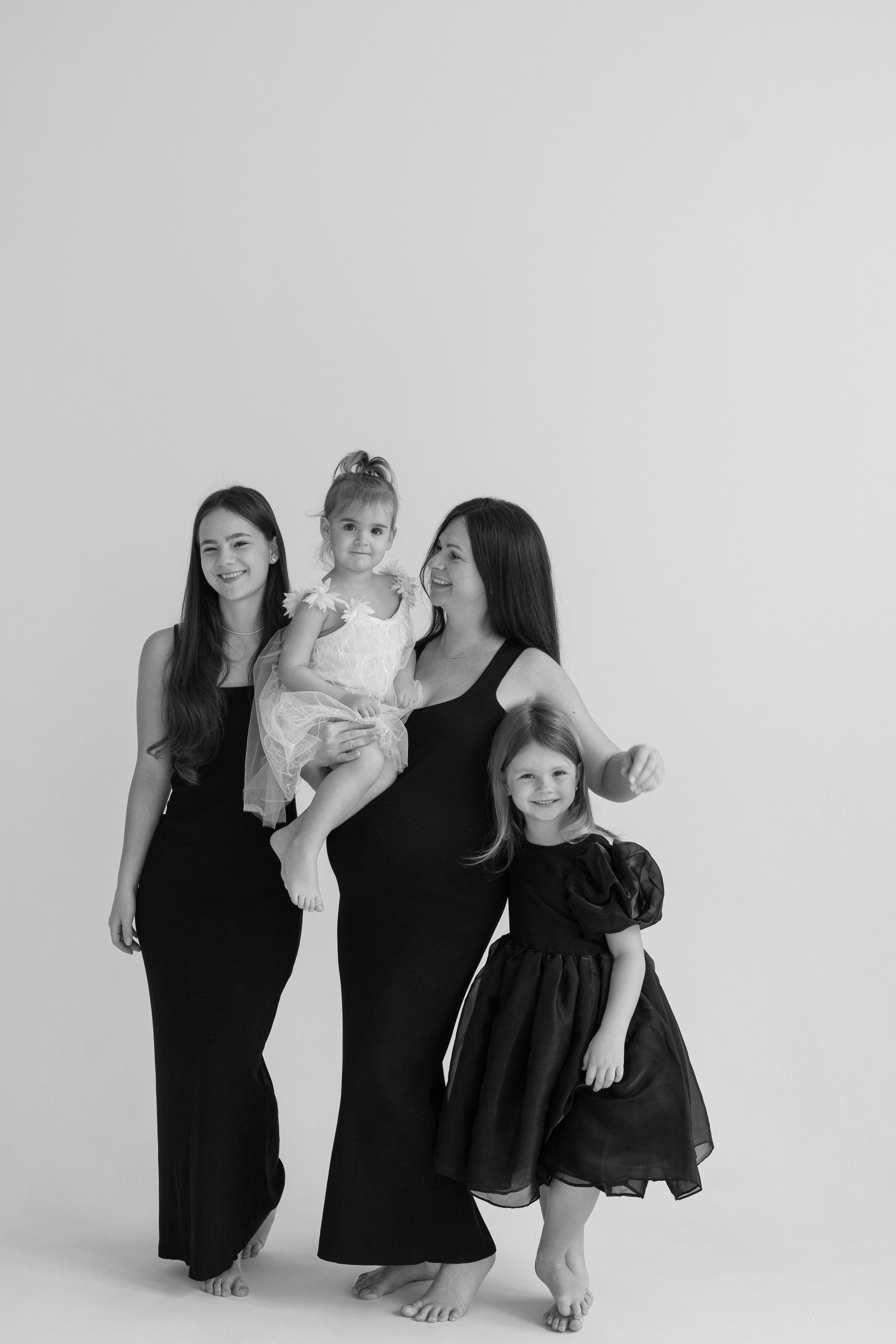 Оля, Настя, Кристина, Катя. Главная