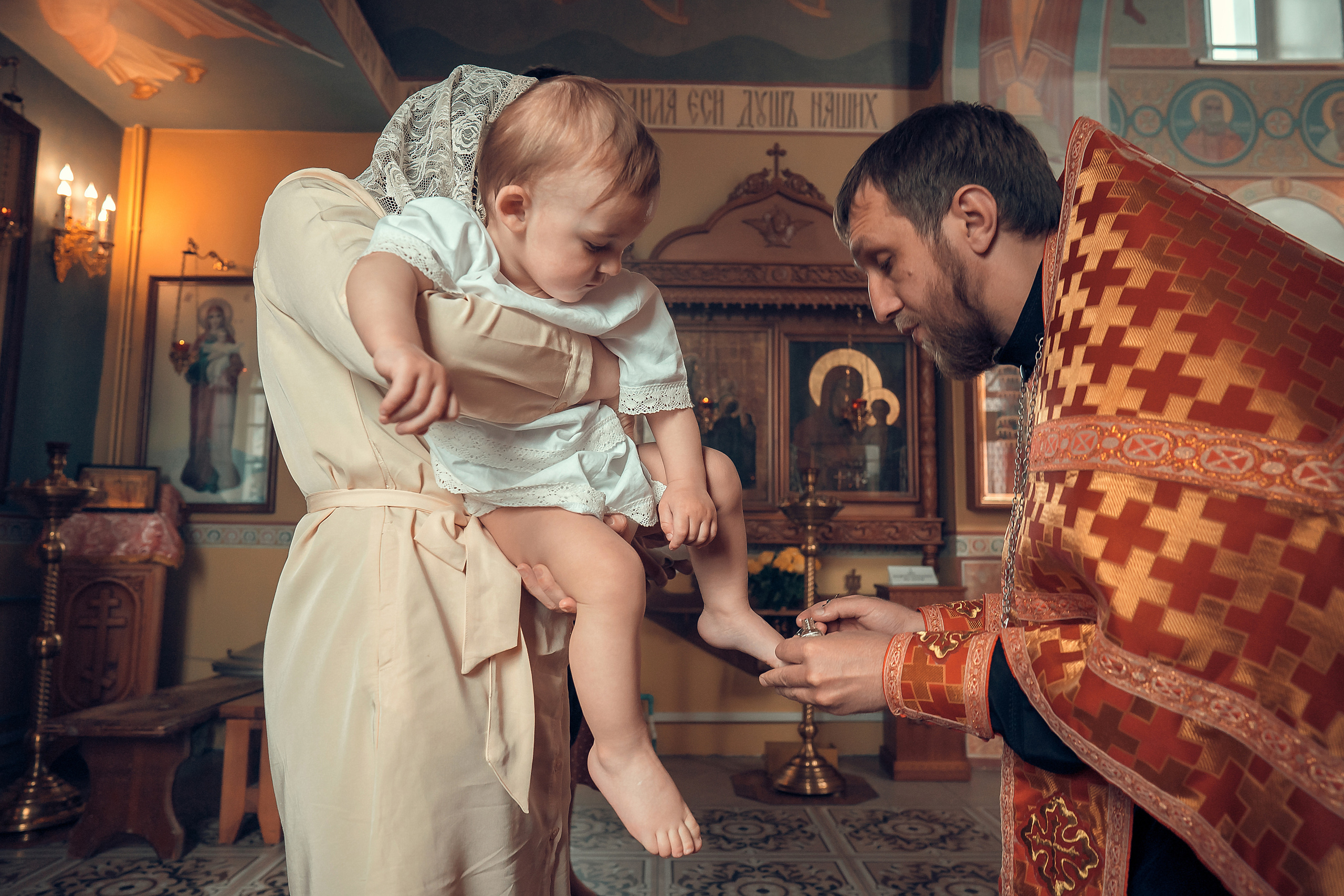 Крещение Артура, Храм Пресвятой Богородицы в п. Березовка. Фотограф на Крещение и Венчание в Красноярске Рамазанова Юлия