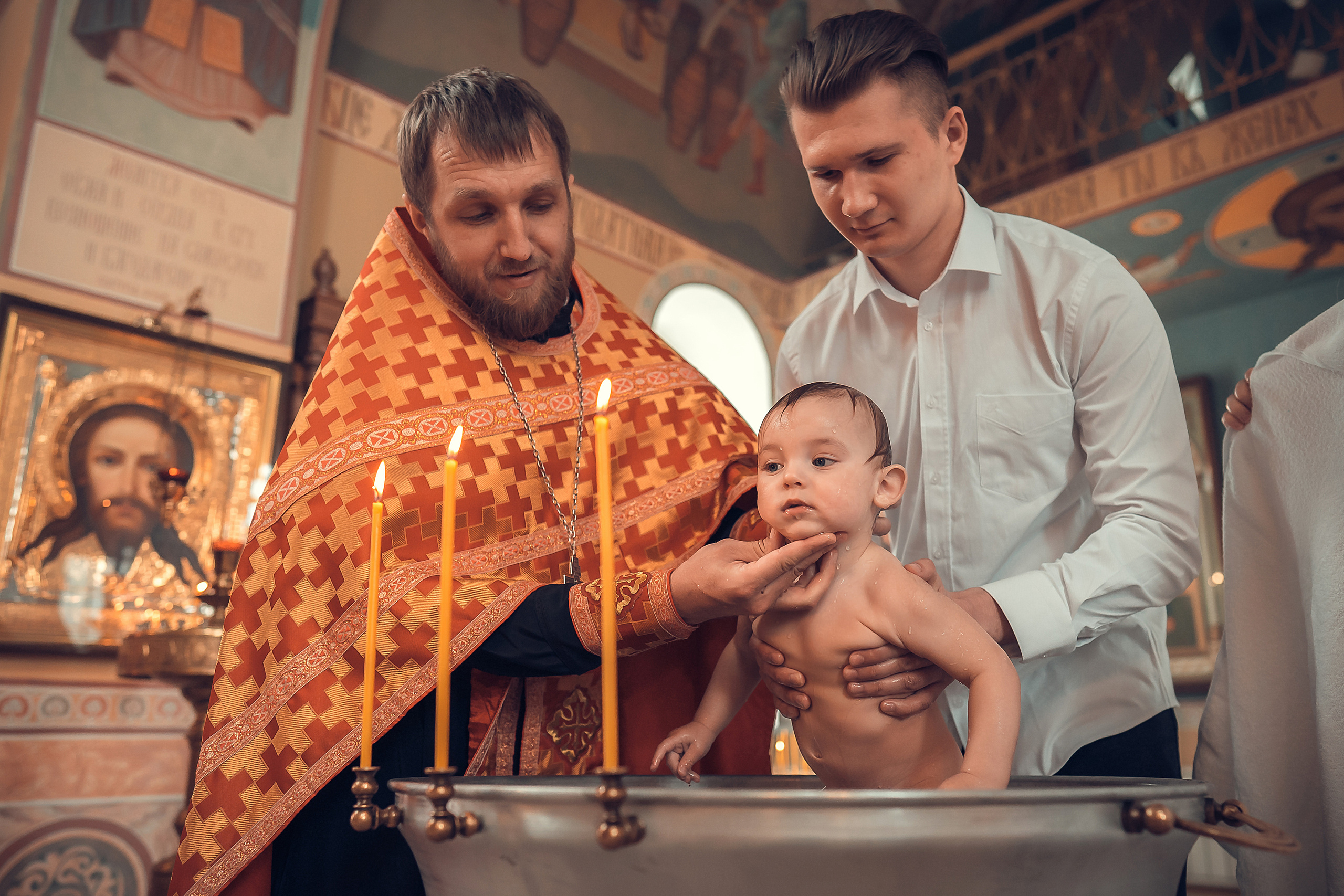 Крещение Артура, Храм Пресвятой Богородицы в п. Березовка. Фотограф на Крещение и Венчание в Красноярске Рамазанова Юлия