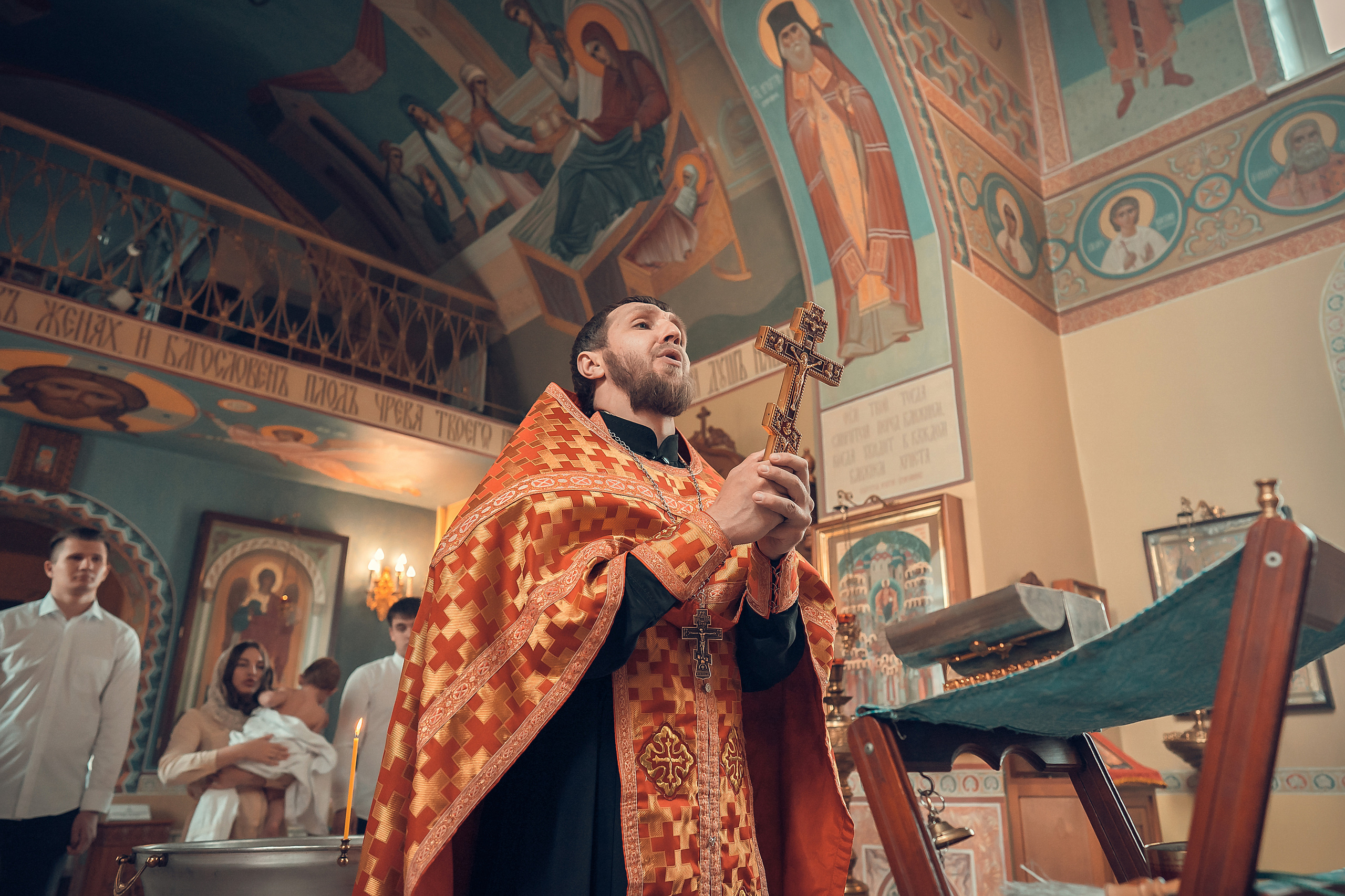 Крещение Артура, Храм Пресвятой Богородицы в п. Березовка. Фотограф на Крещение и Венчание в Красноярске Рамазанова Юлия