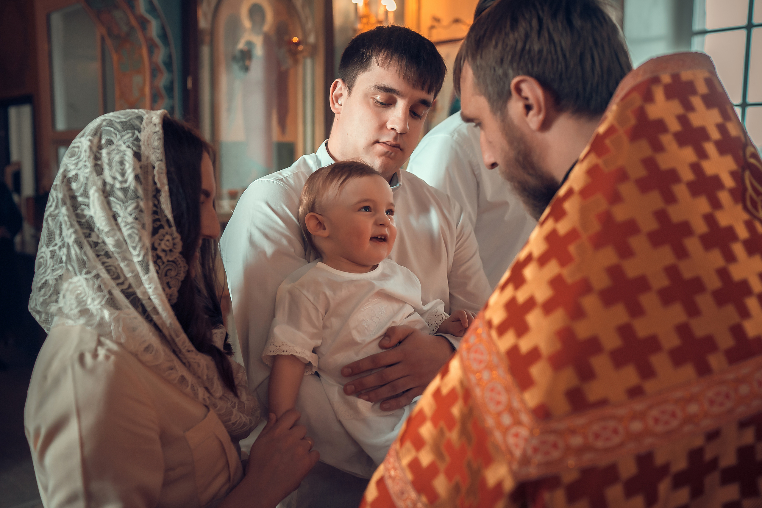 Крещение Артура, Храм Пресвятой Богородицы в п. Березовка. Фотограф на Крещение и Венчание в Красноярске Рамазанова Юлия