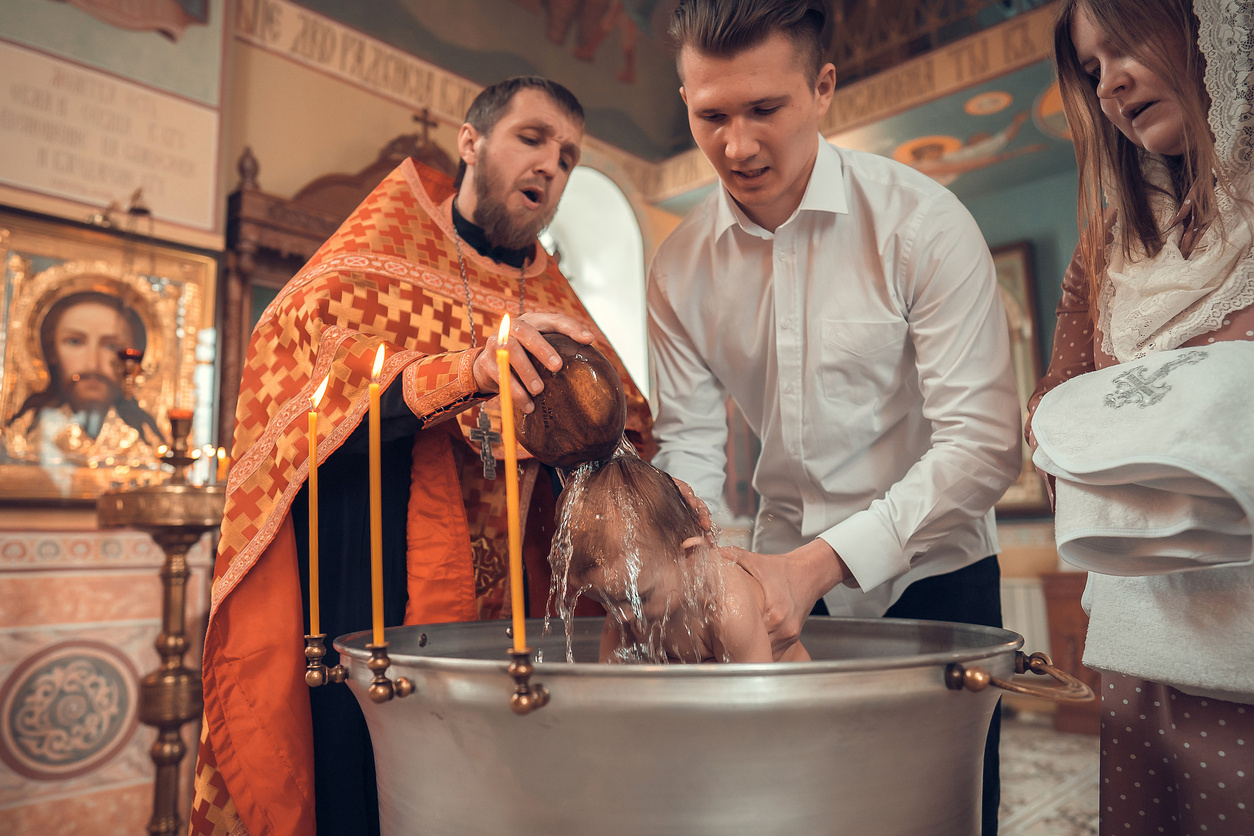 Крещение Артура, Храм Пресвятой Богородицы в п. Березовка. Фотограф на Крещение и Венчание в Красноярске Рамазанова Юлия