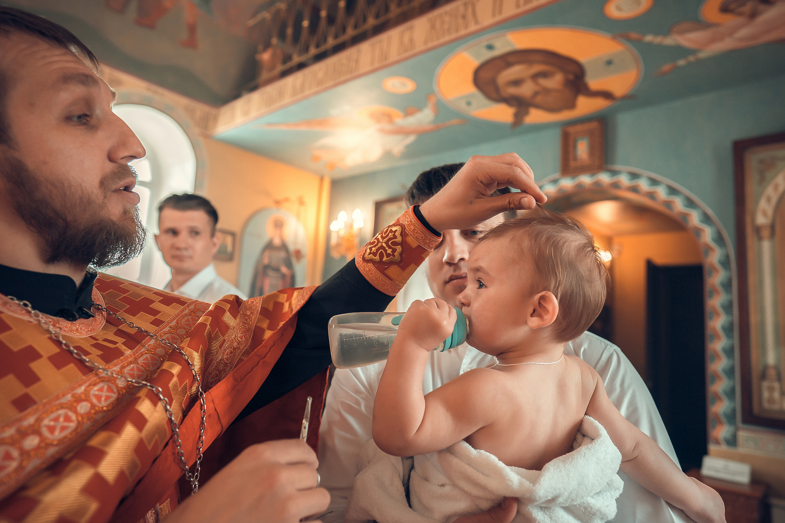 Крещение Артура, Храм Пресвятой Богородицы в п. Березовка. Фотограф на Крещение и Венчание в Красноярске Рамазанова Юлия