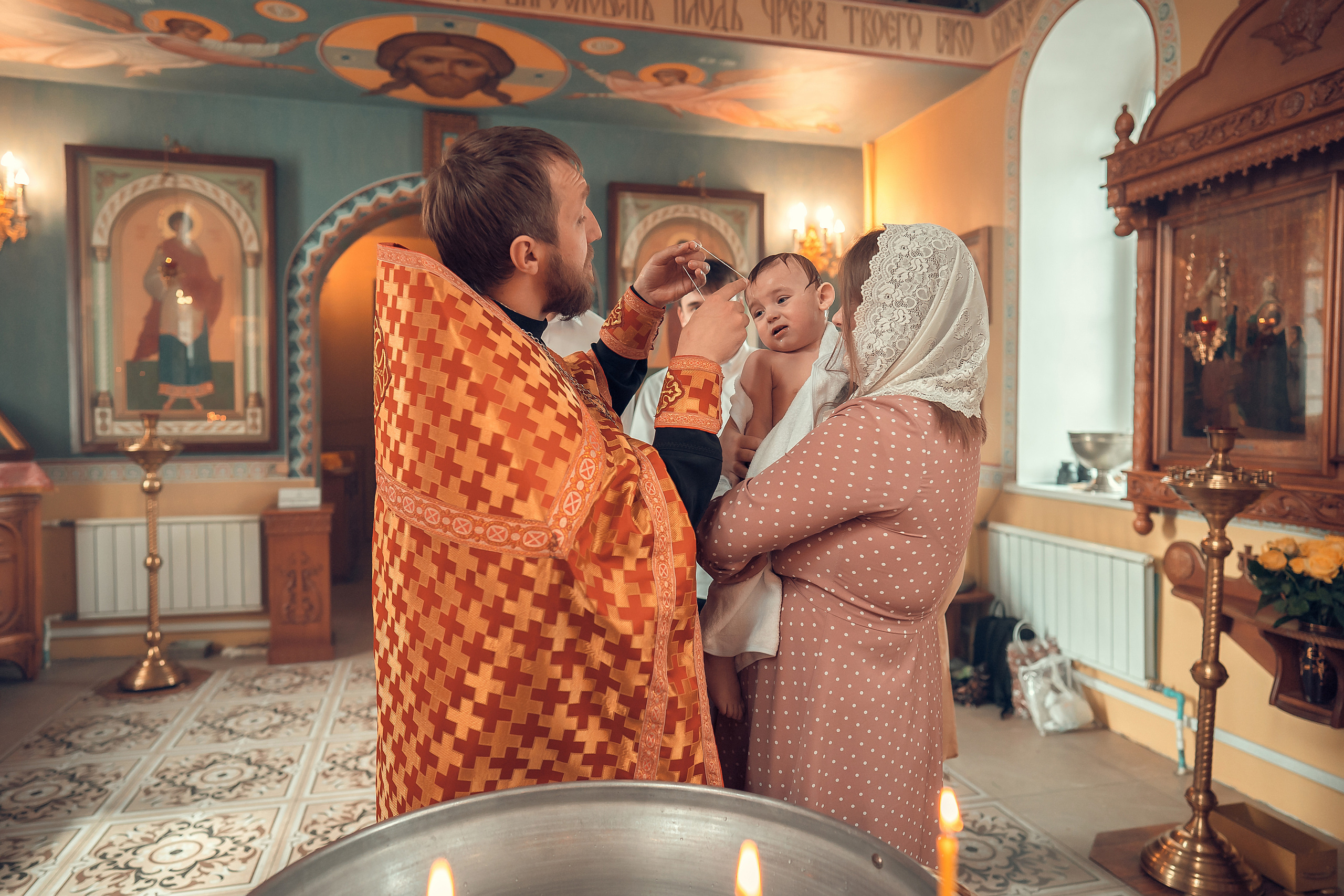 Крещение Артура, Храм Пресвятой Богородицы в п. Березовка. Фотограф на Крещение и Венчание в Красноярске Рамазанова Юлия
