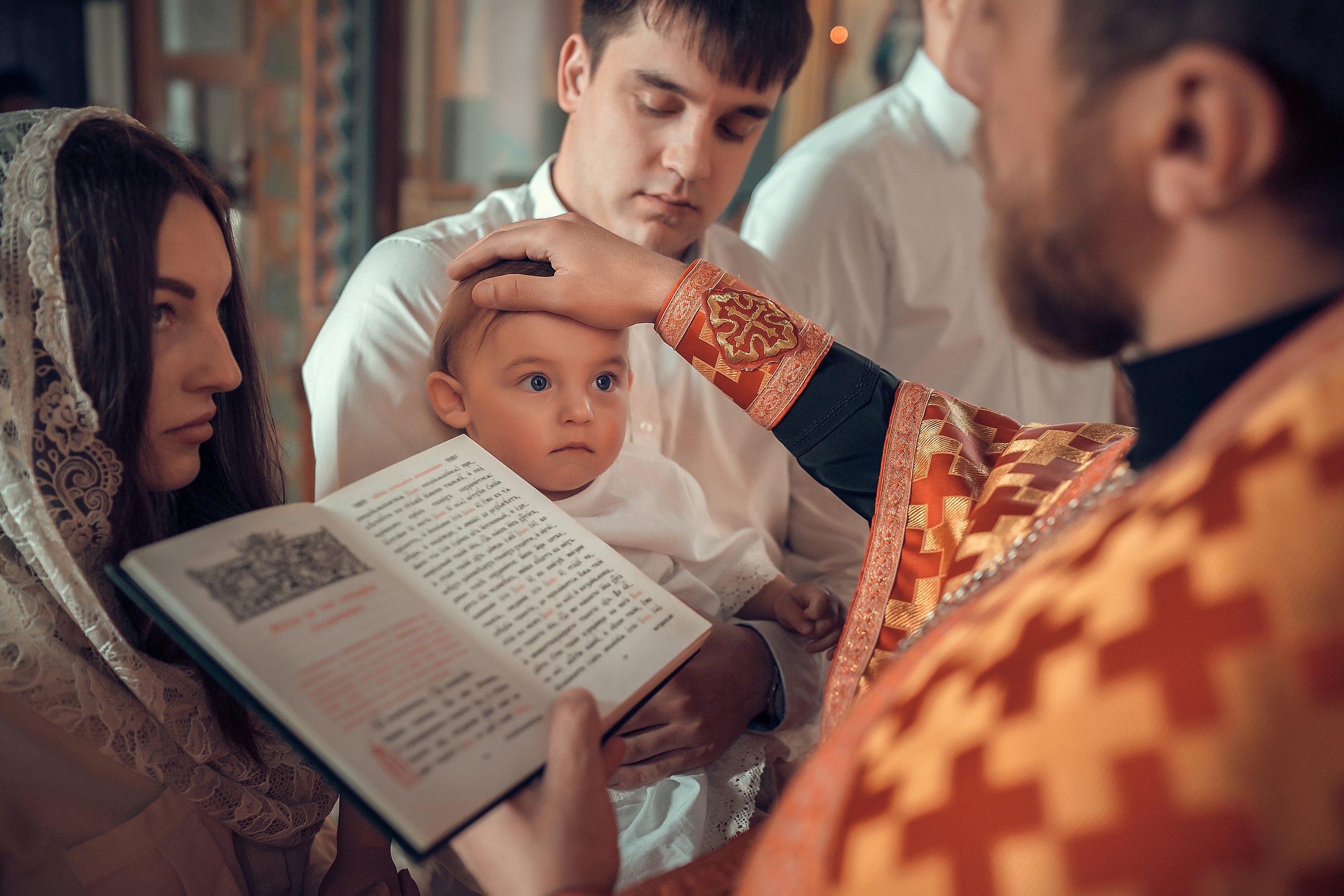 Крещение Артура, Храм Пресвятой Богородицы в п. Березовка. Фотограф на Крещение и Венчание в Красноярске Рамазанова Юлия