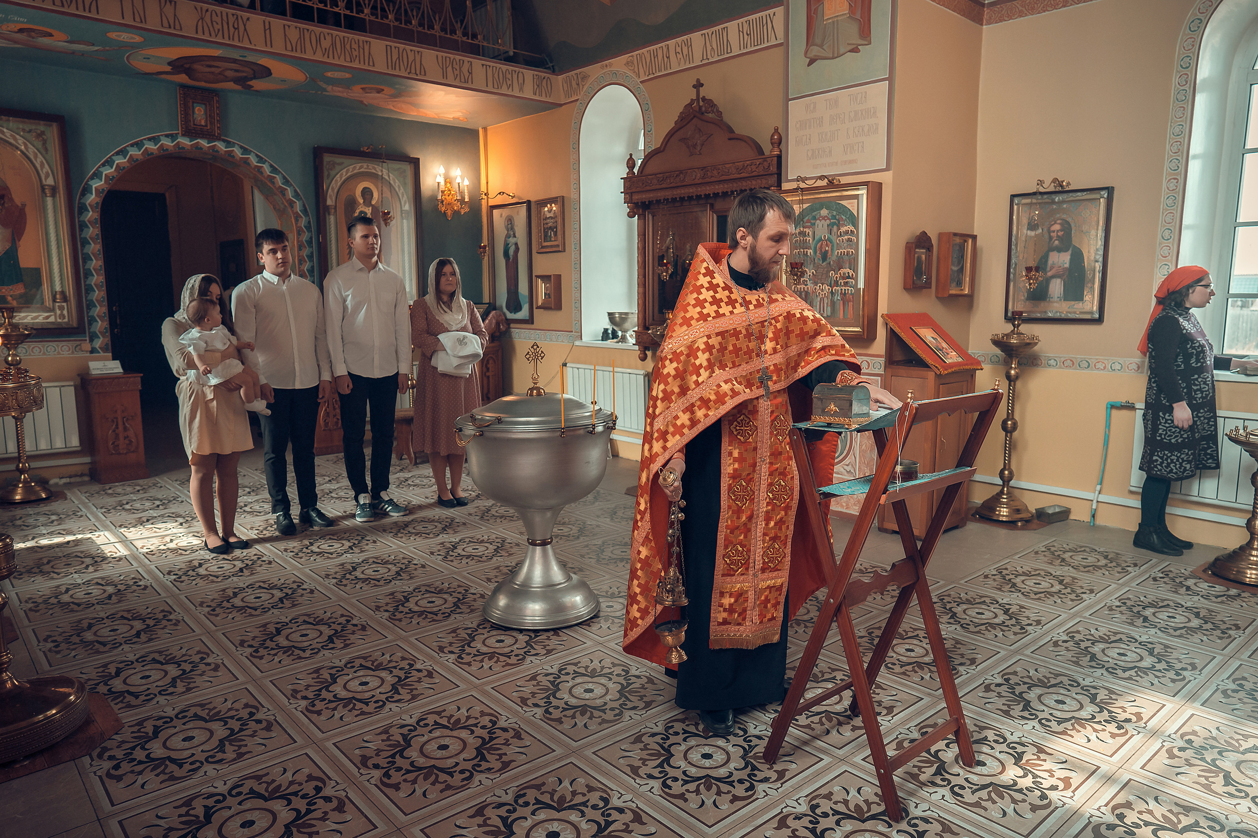 Крещение Артура, Храм Пресвятой Богородицы в п. Березовка. Фотограф на Крещение и Венчание в Красноярске Рамазанова Юлия