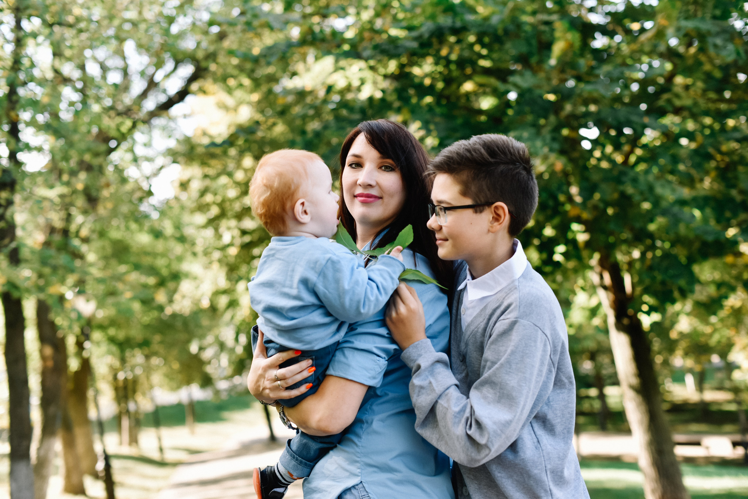 Прогулка Олеси, Льва и Ванечки