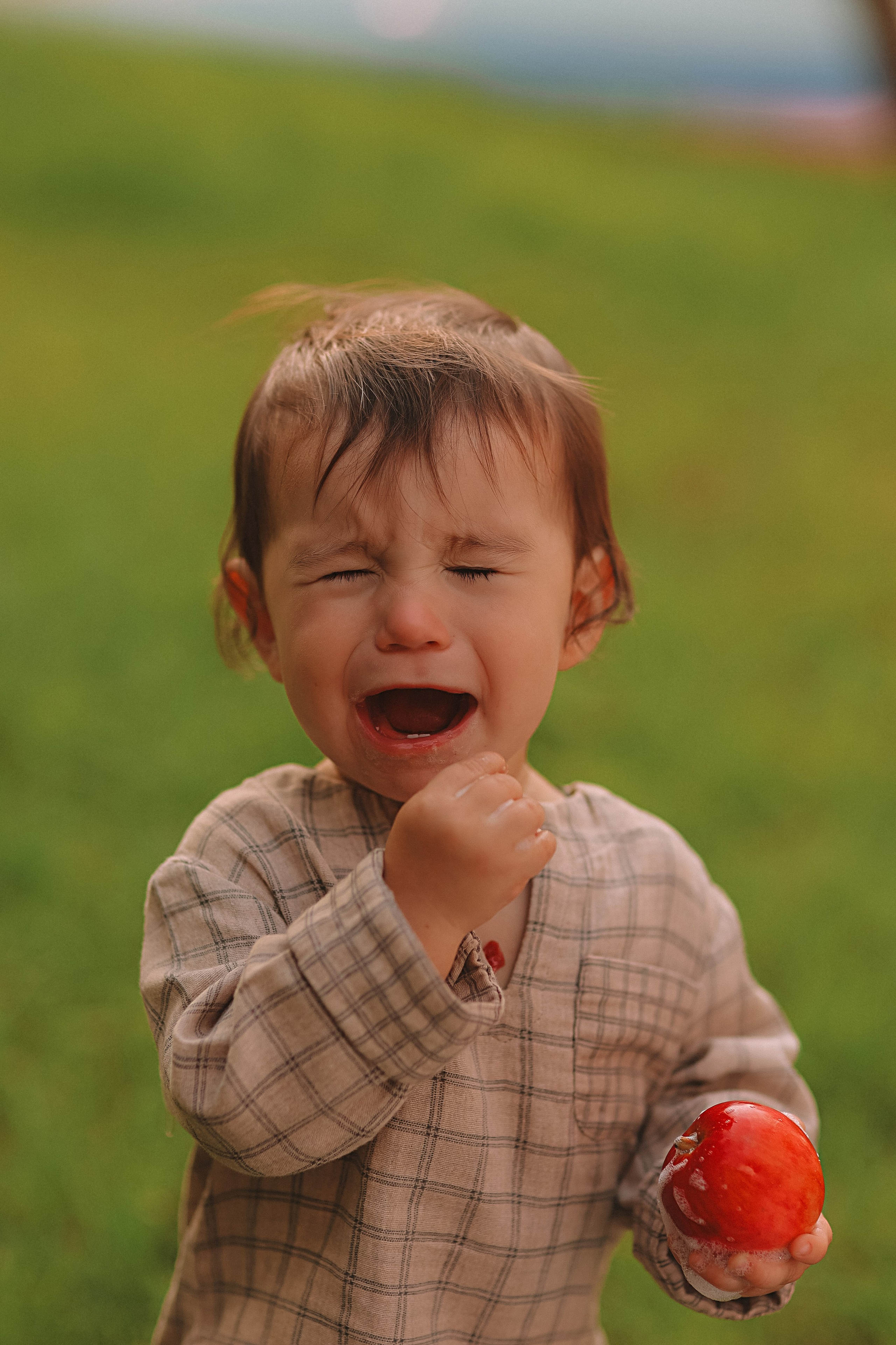 Стирка у дома. Семейный фотограф Тюмень, фотограф на роды Салмина Мария