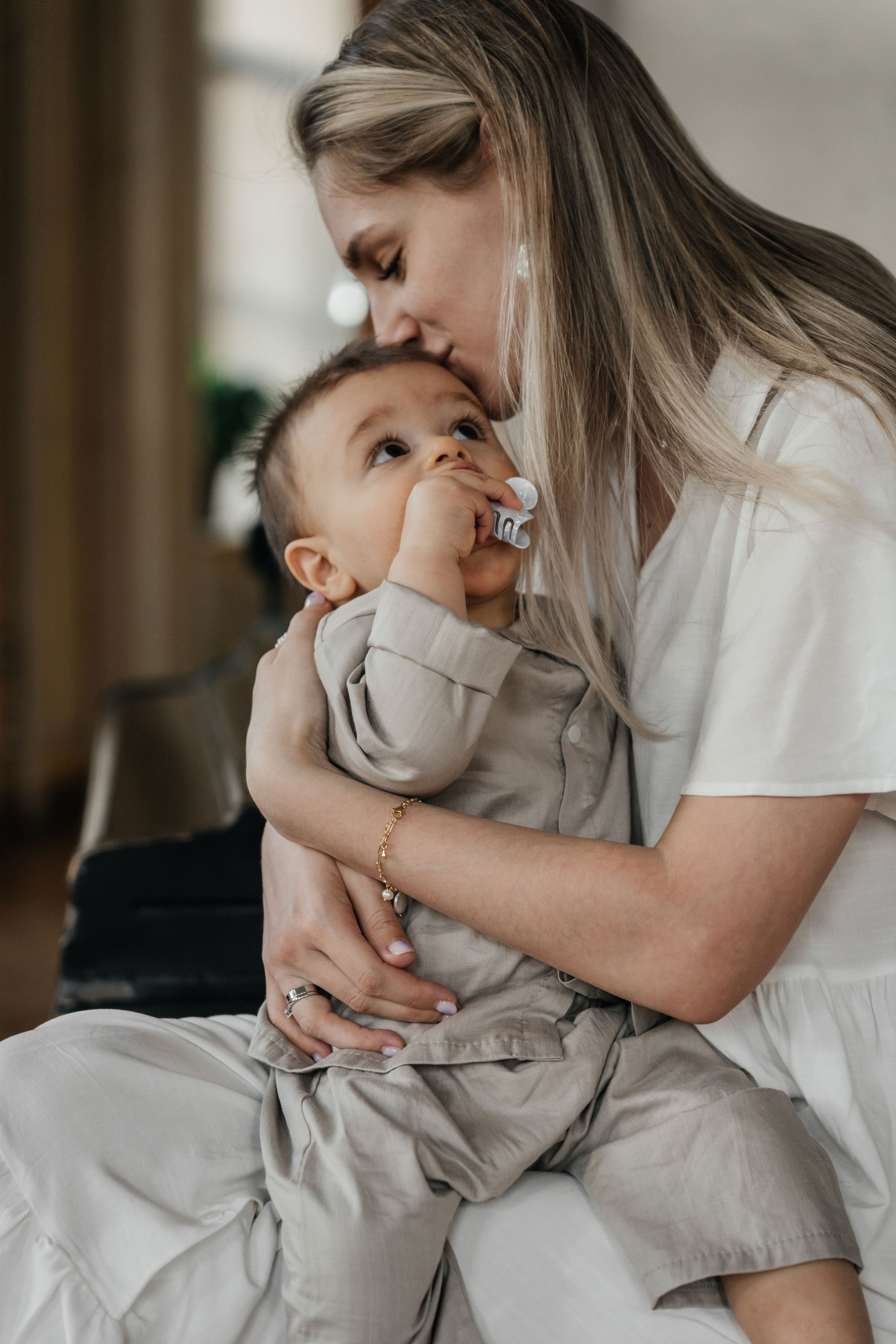 Маленькие ножки в читальне им. Пушкина. Ваш фотограф Вика Артемова