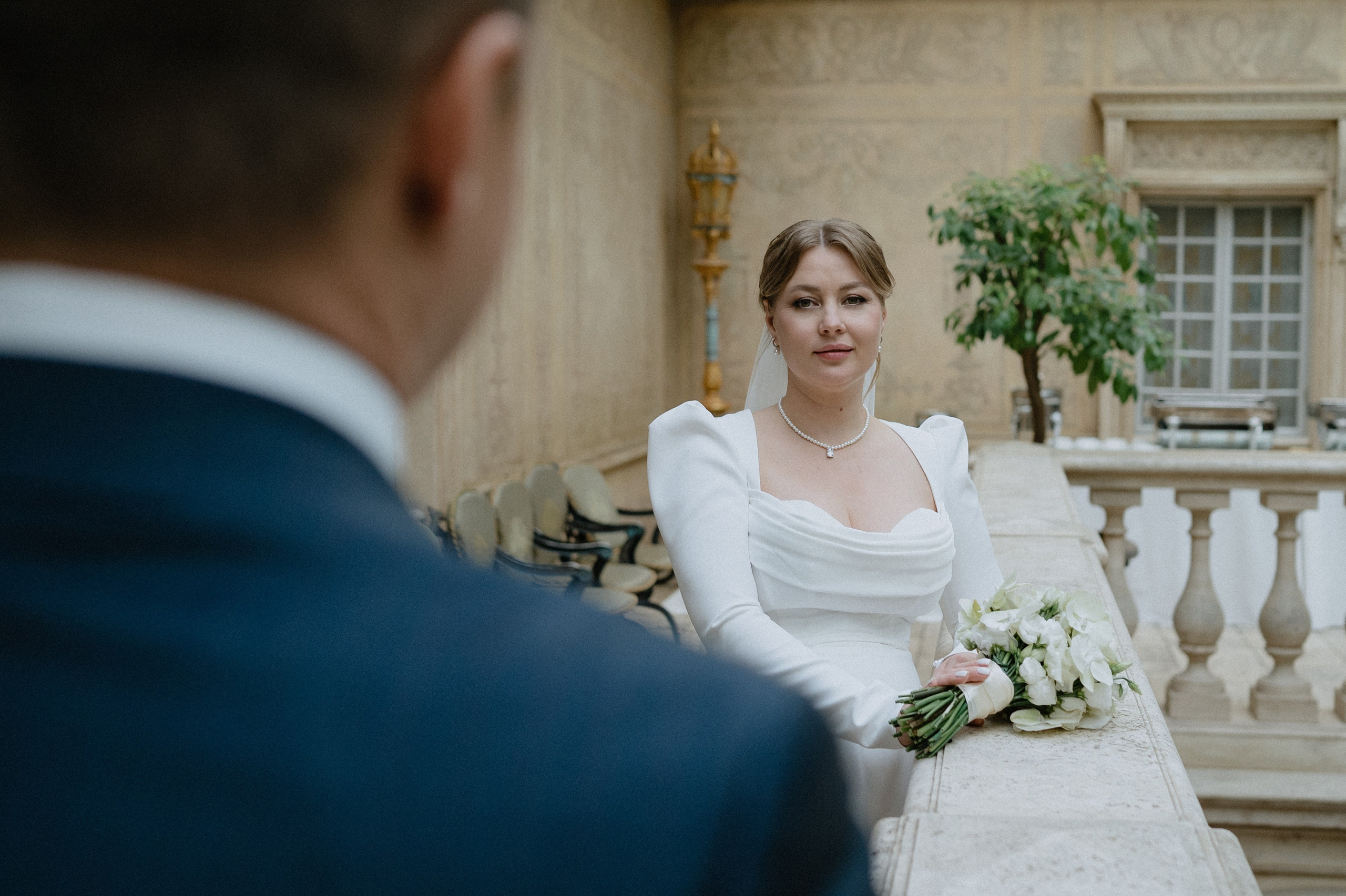 Свадебные сборы и фотосессия в отеле St. Regis. Свадебный фотограф Москва — Сергей и Татьяна
