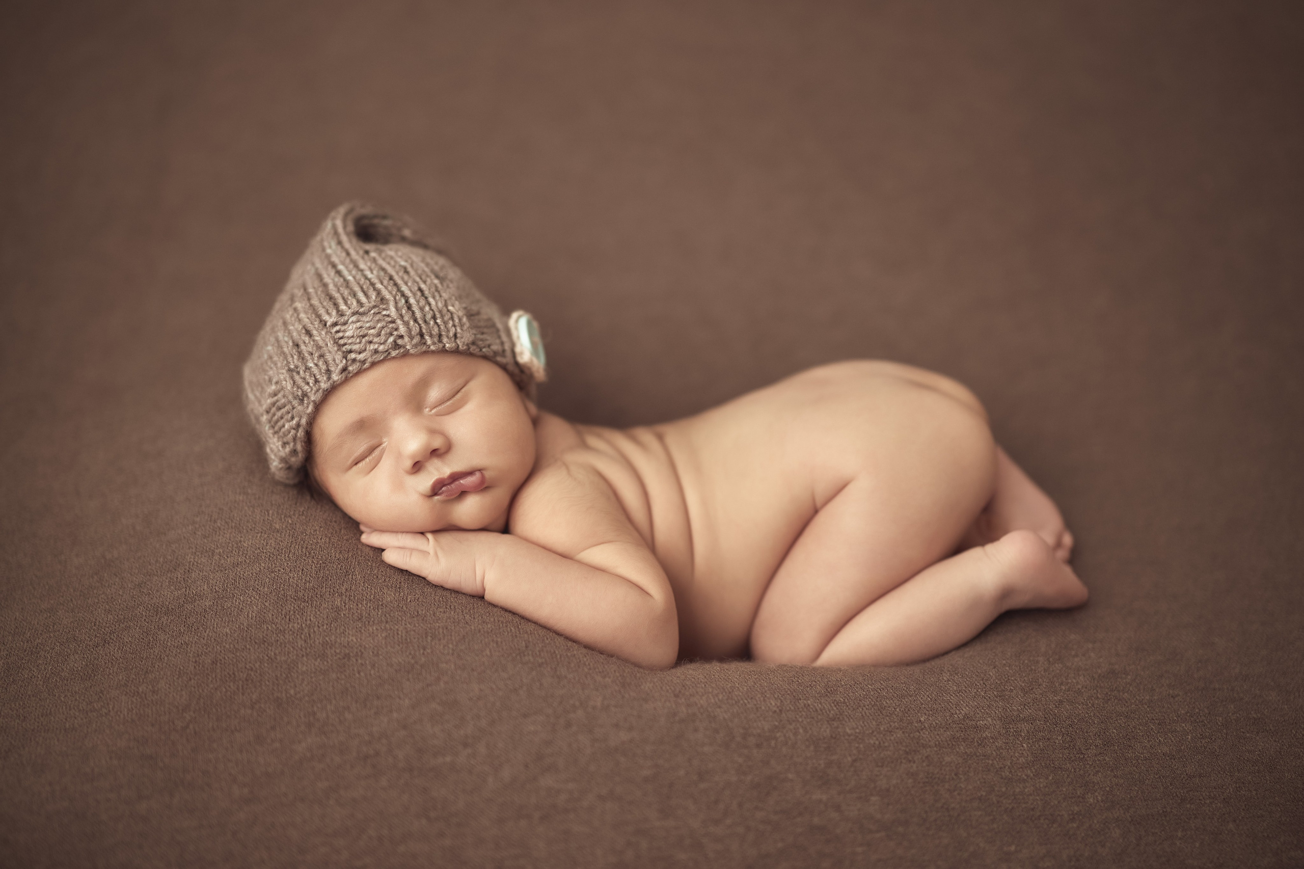 Ньюборн фотосессии в Старом Осколе. Фотостудия для новорожденных в Старом Осколе Гильфановых Юрия и Ольги