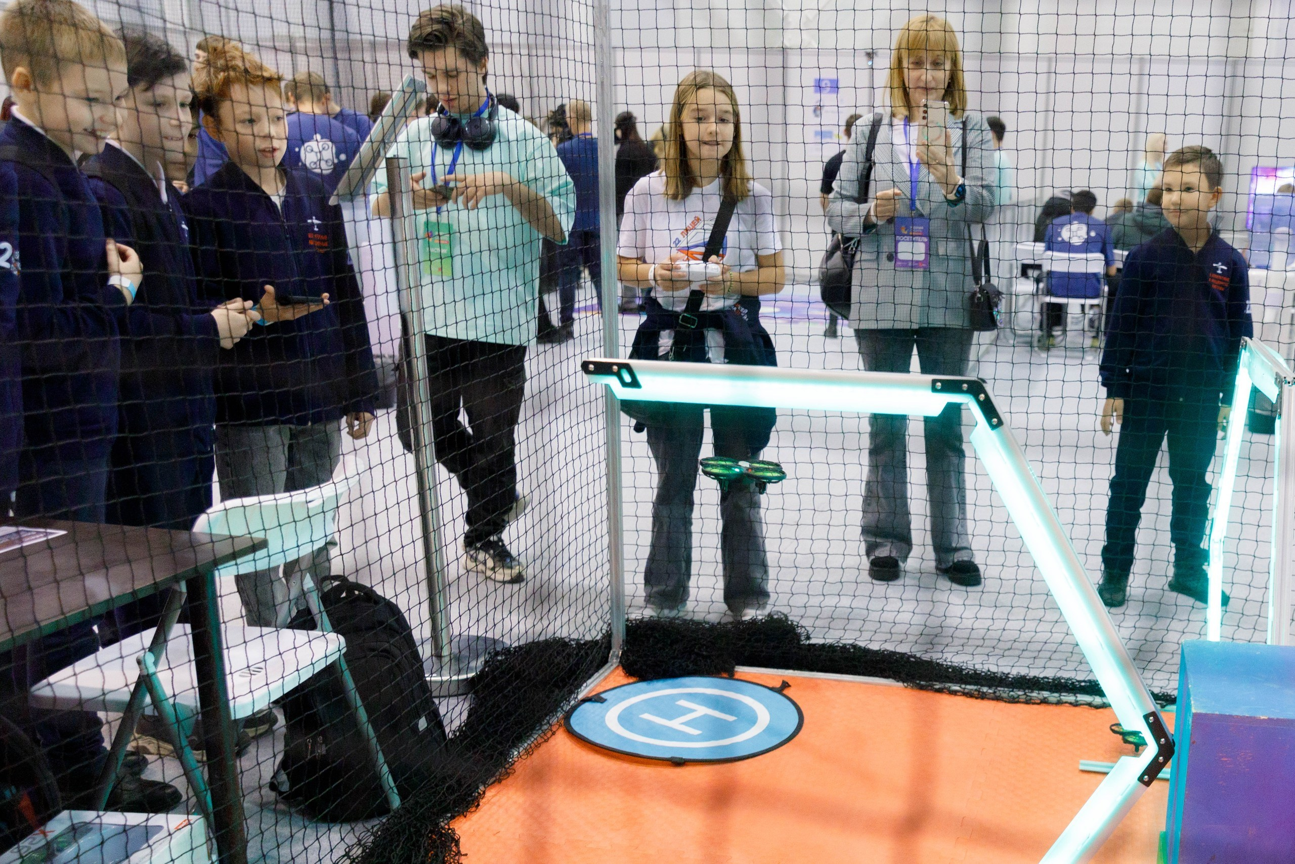 Фестиваль беспилотных авиационных систем «Дотянуться до неба». Экспоцентр. Репортажный фотограф в Новосибирске Алена Помазунова