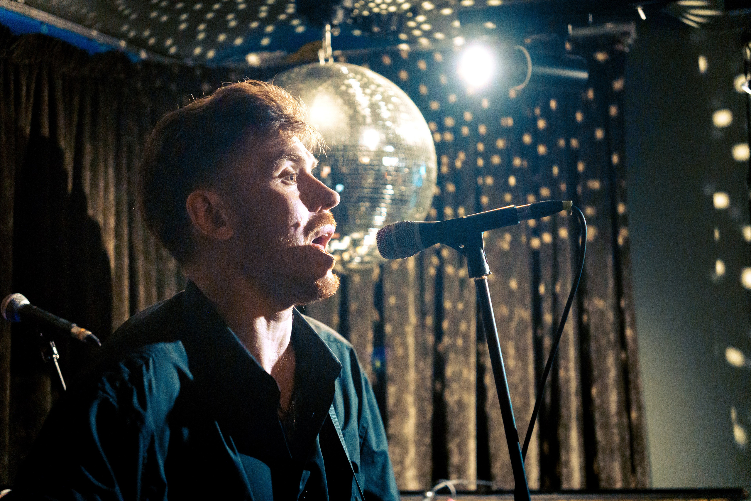 Концерт группы Тони Мак в кабаре Шум. Фотограф в Санкт-Петербурге Ибрагимова Алина