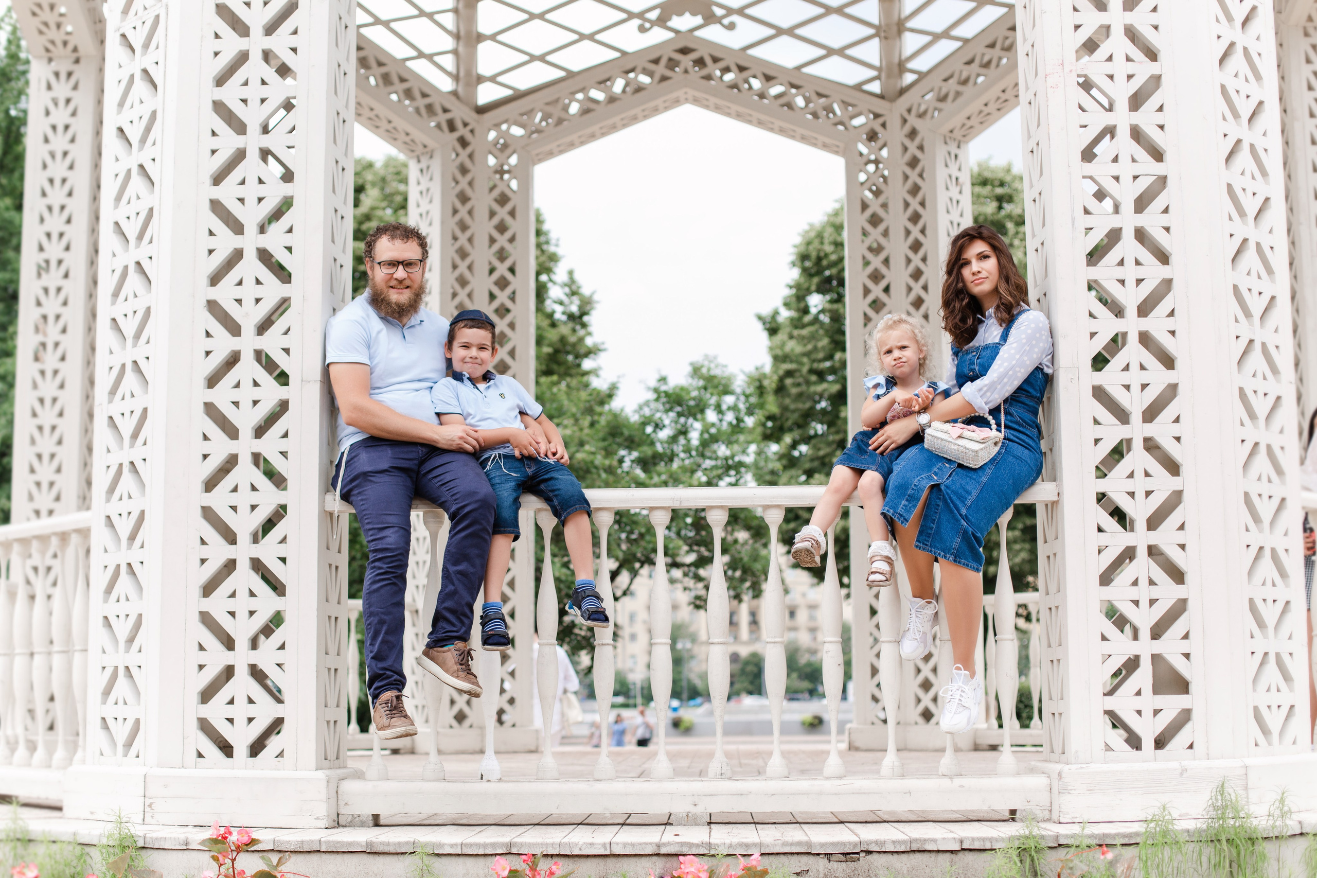 Семейная уличная фотосессия. Семейный и женский фотограф в Москве