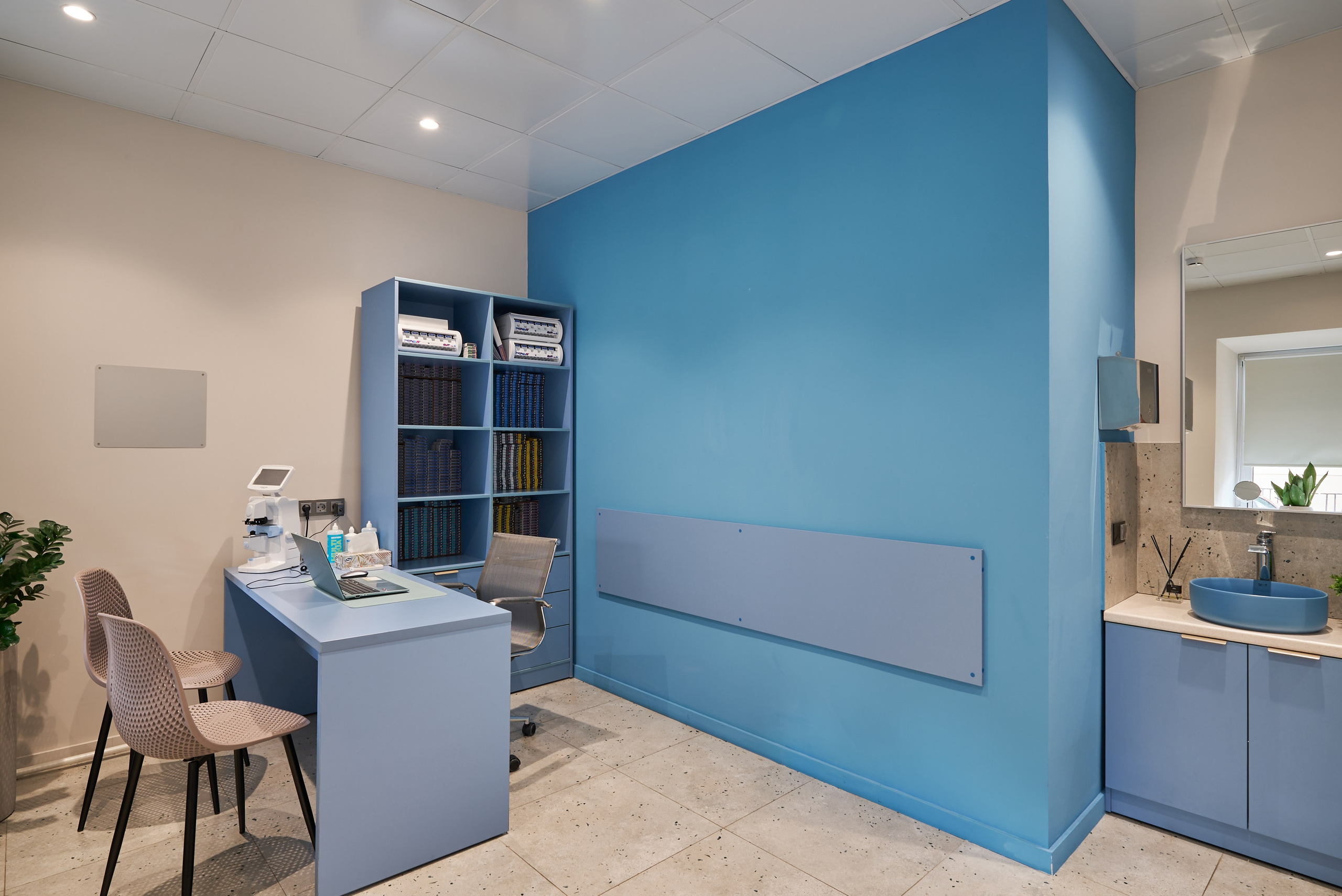 Небесно-голубой и капибара: оптика в Москве (Публикация My Decor). Бояршинов Антон Интерьерный фотограф/видеограф Москва