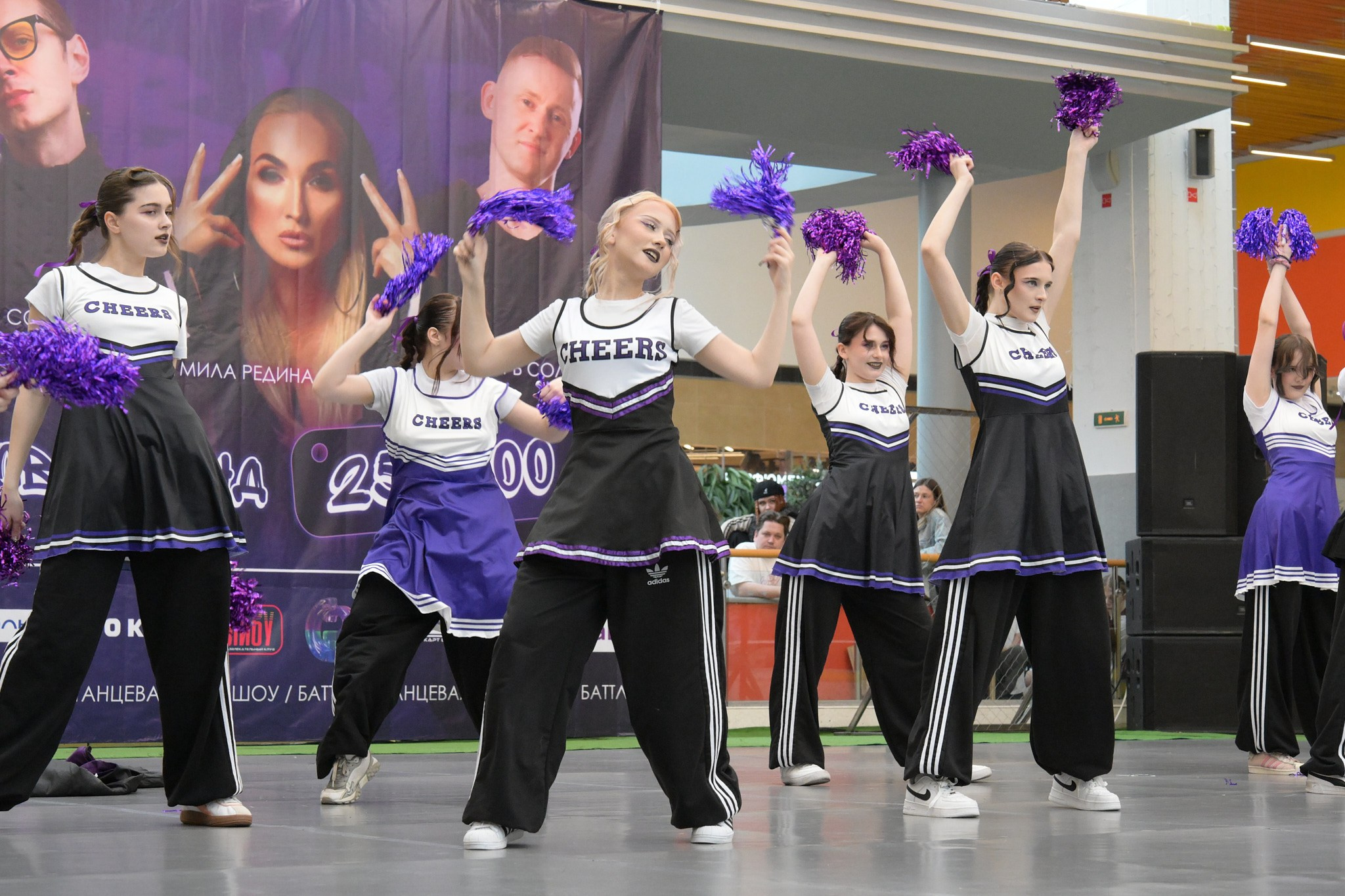 IX Хитовые танцы в ТРЦ «Сургут Сити Молл». Студия по производству фото и видеоконтента «АППЕРТУРА»