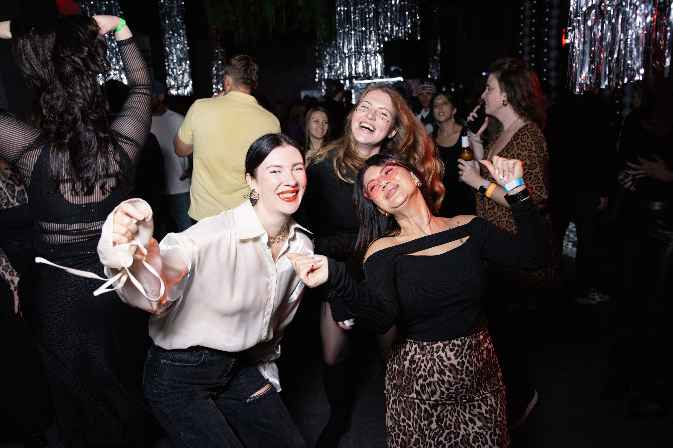 Соседи, Тусец. Фотограф Эдуарда Титанян