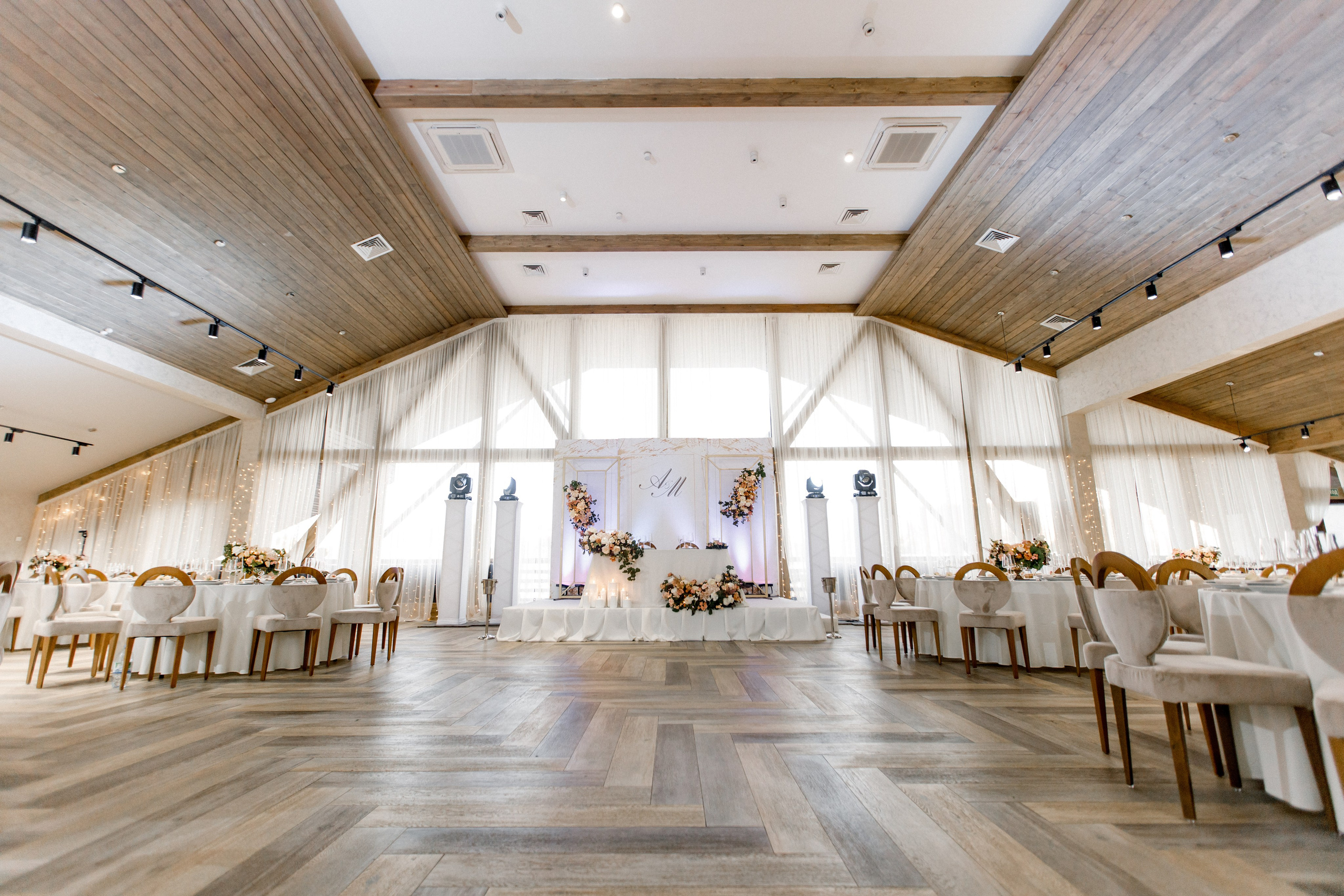 Свадьба в комплексе «Видная усадьба». Kirillova Studio — мастерская декора и событий Юли Кирилловой