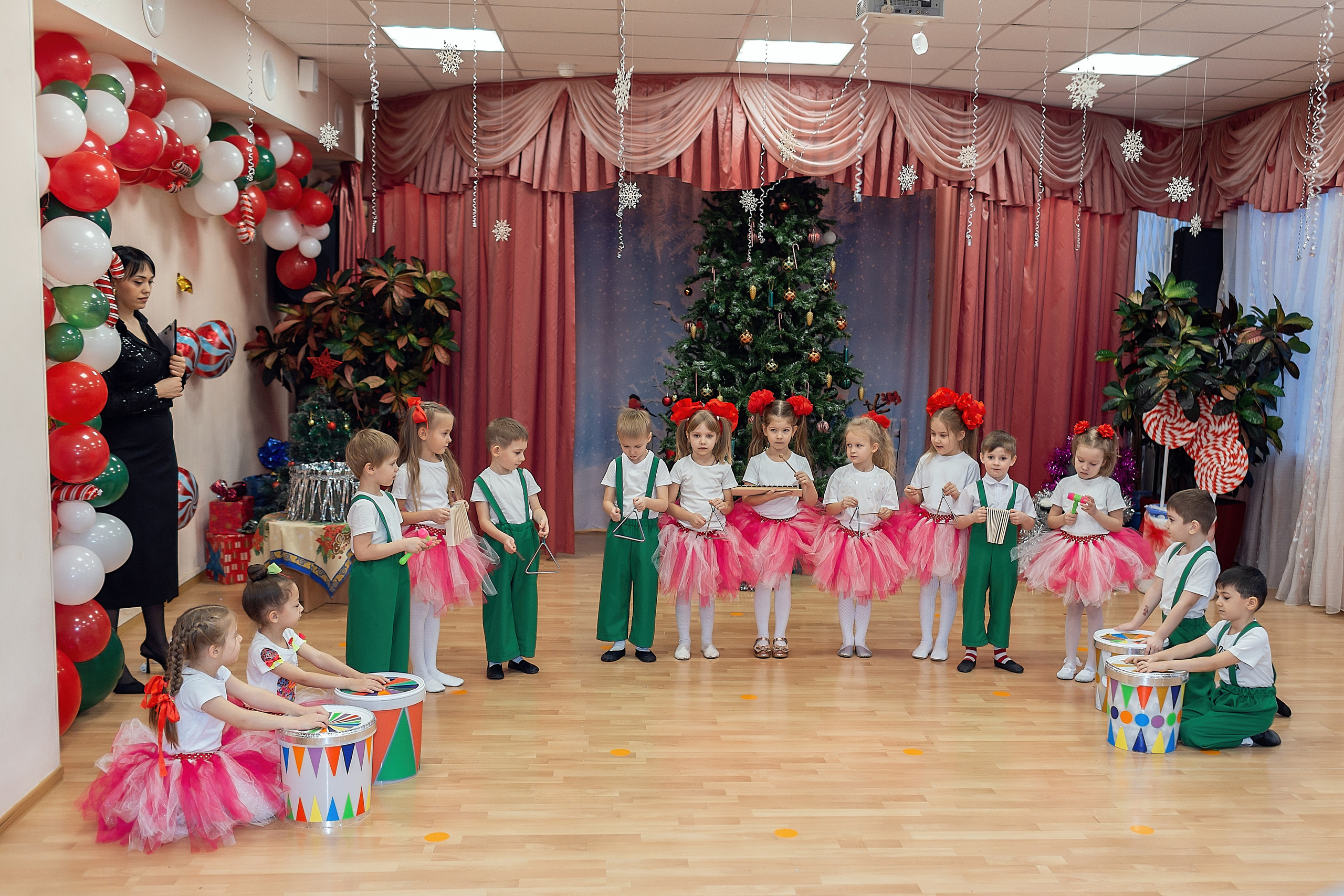 Утренник_"Карамельная фабрика» 2024. Семейный фотограф в Санкт-Петербурге