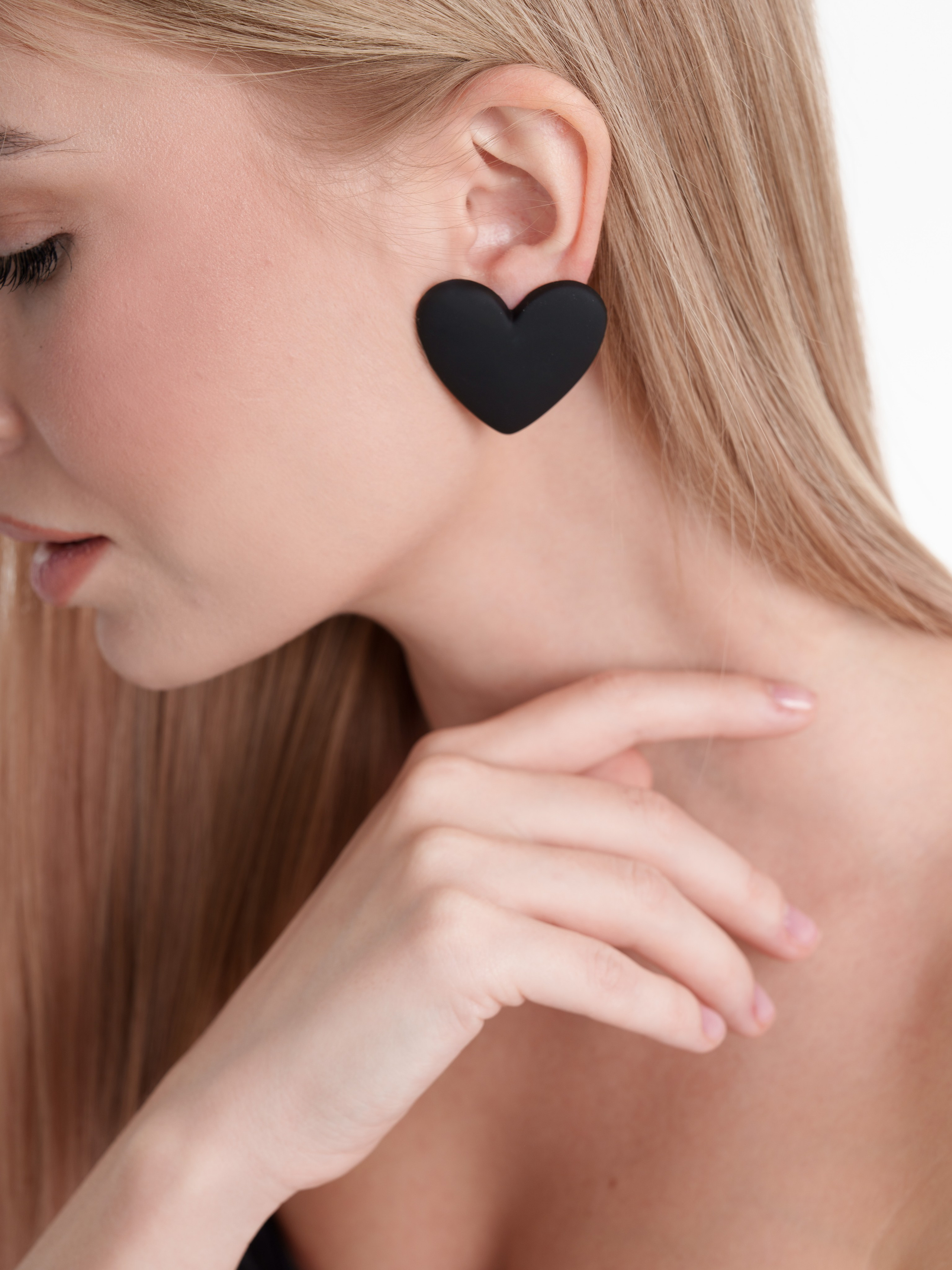 Съемка сережек для WB и OZON. Портретный и Контент фотограф Григорий Семенов (Grifon) в Ижевске