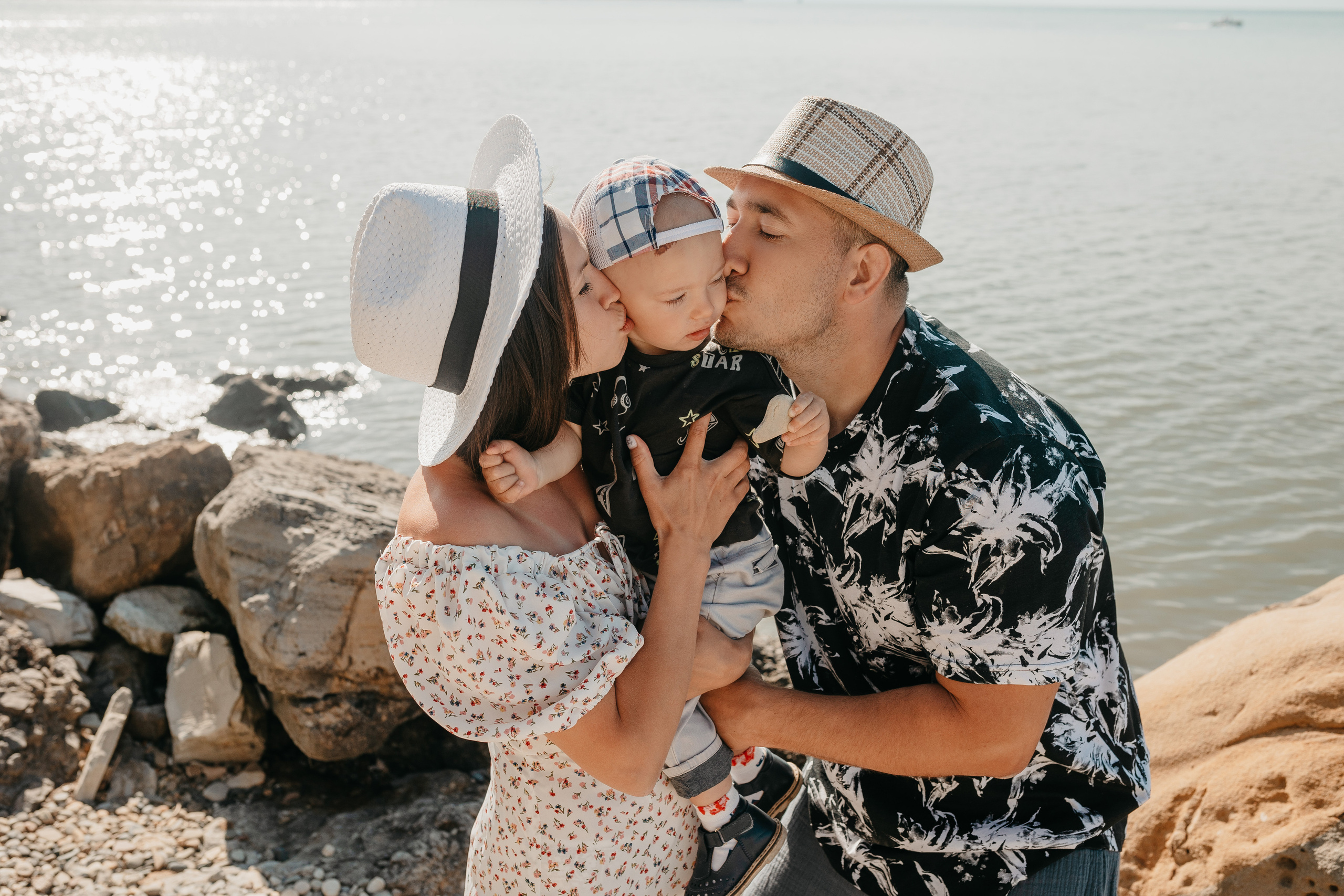 Александра и Павел с детьми. Фотограф в Геленджике, Архипо-Осиповке, Абрау-Дюрсо, Кринице Виктория