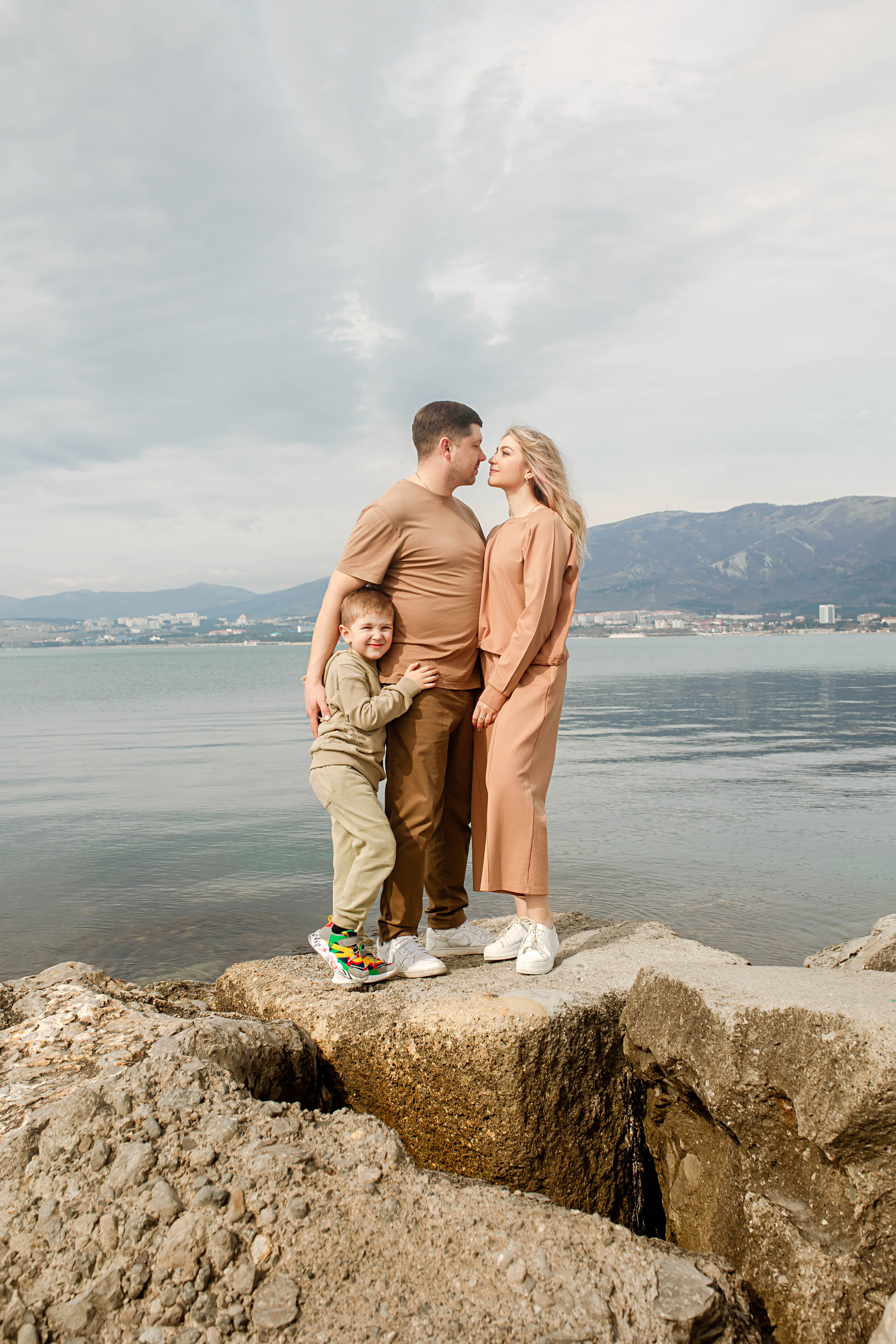 Анна, Вадим и Михаил. Фотограф в Геленджике, Архипо-Осиповке, Абрау-Дюрсо, Кринице Виктория