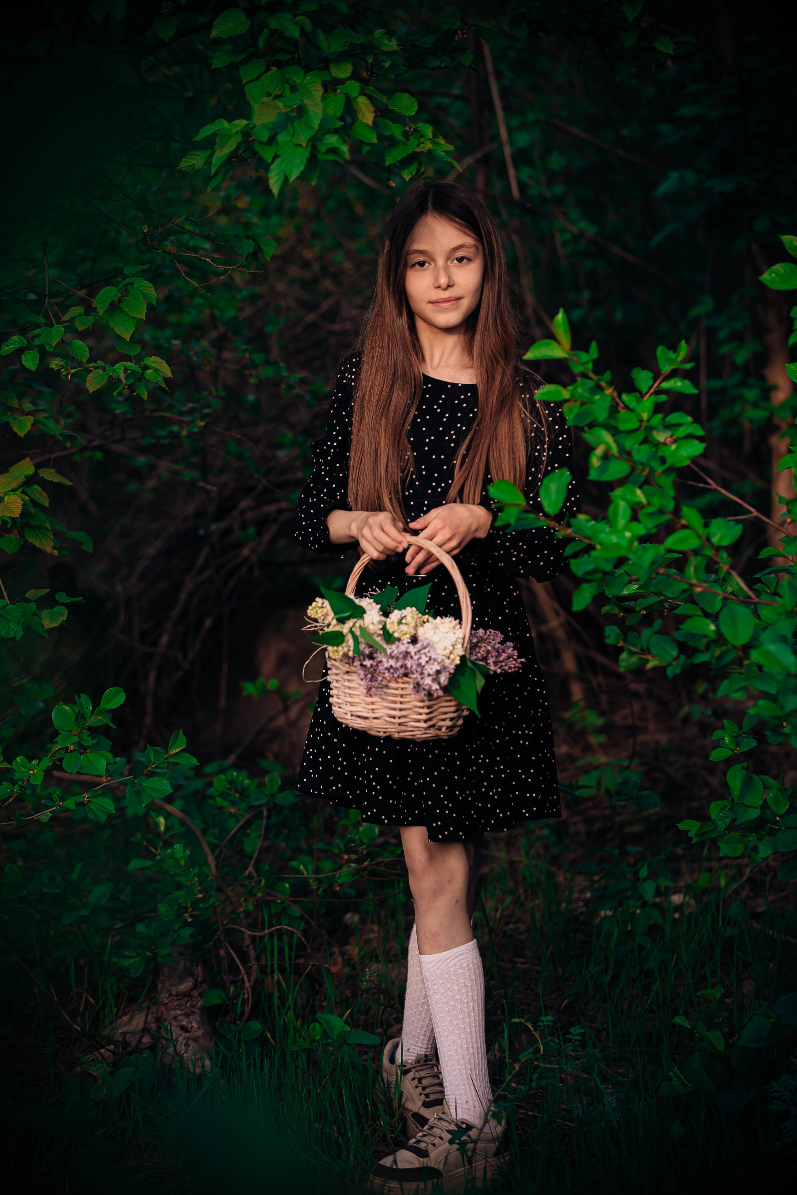 Анютка в сиреньке. Арт-фотограф Евгений Матвиенко