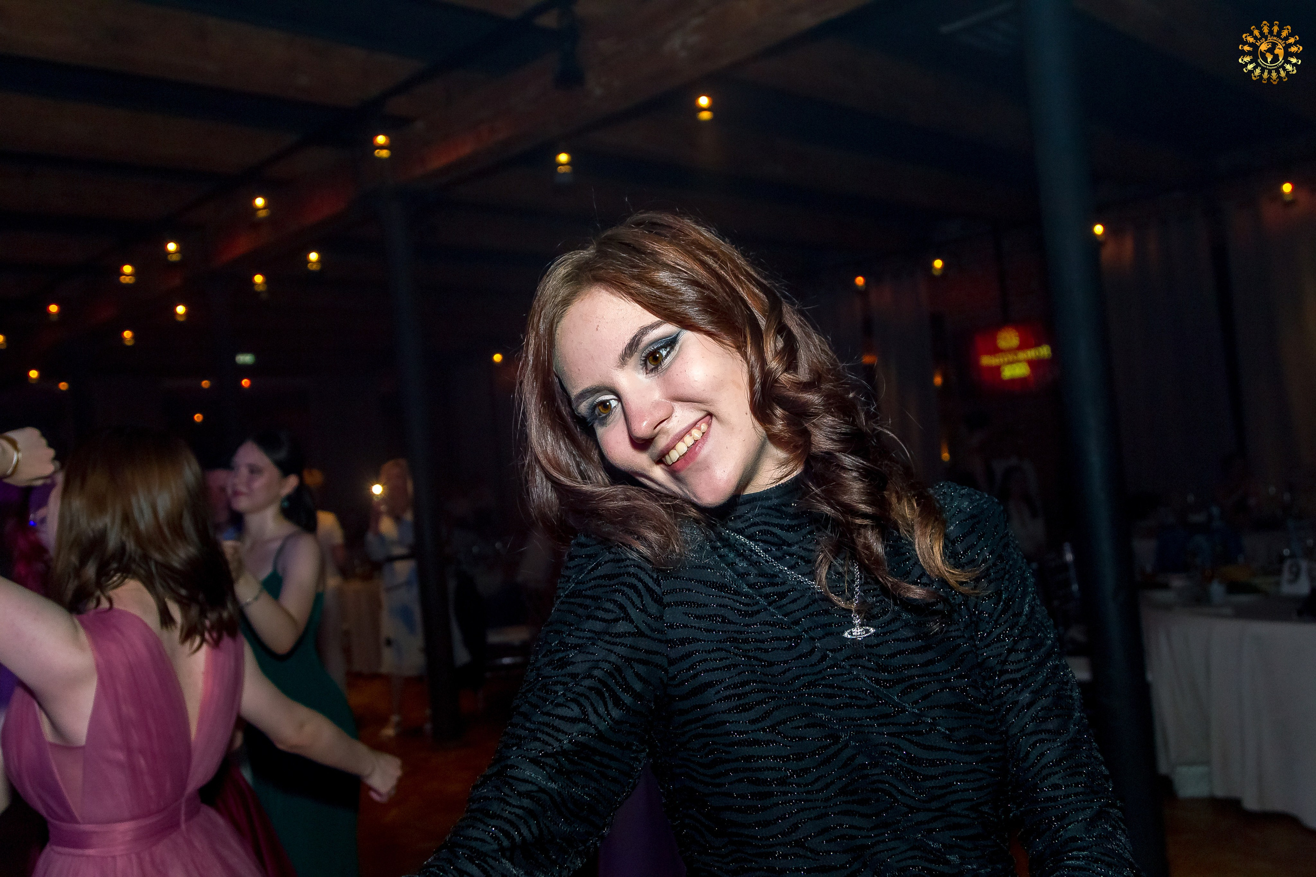 Выпускной 2023 (11-е классы) клуб «Джаггер», Москва. Репортажная съемка в Москве и области. Анималистика