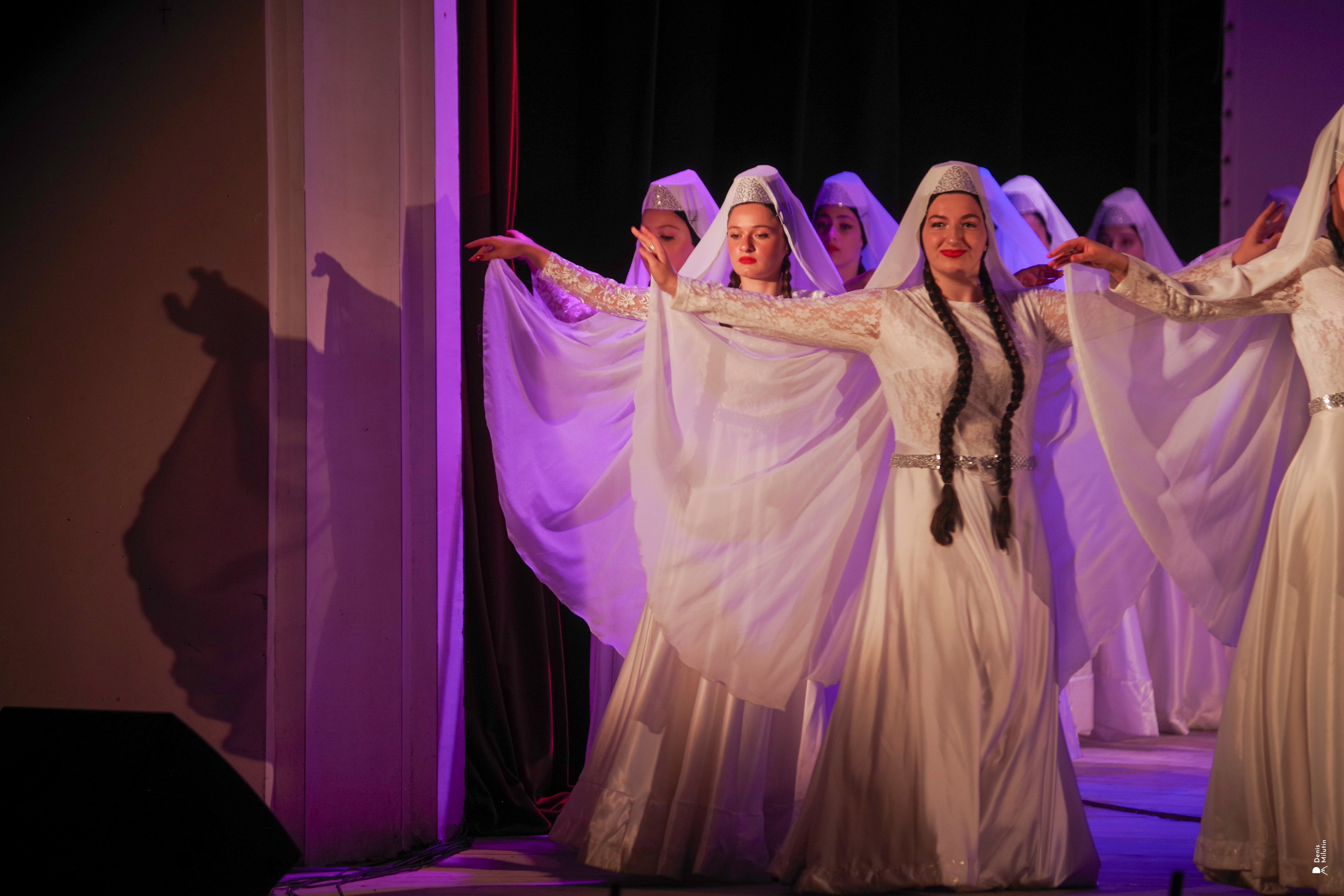 Танцы в прекрасном Они. Портретный фотограф Денис Милютин