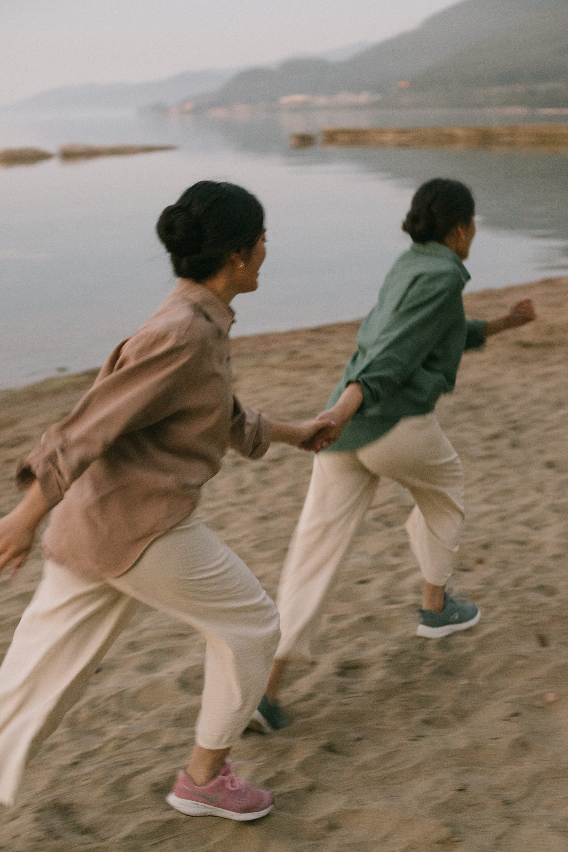 Семейная прогулка на берегу Байкала. Фотограф Наталья Кургина Слюдянка Иркутск