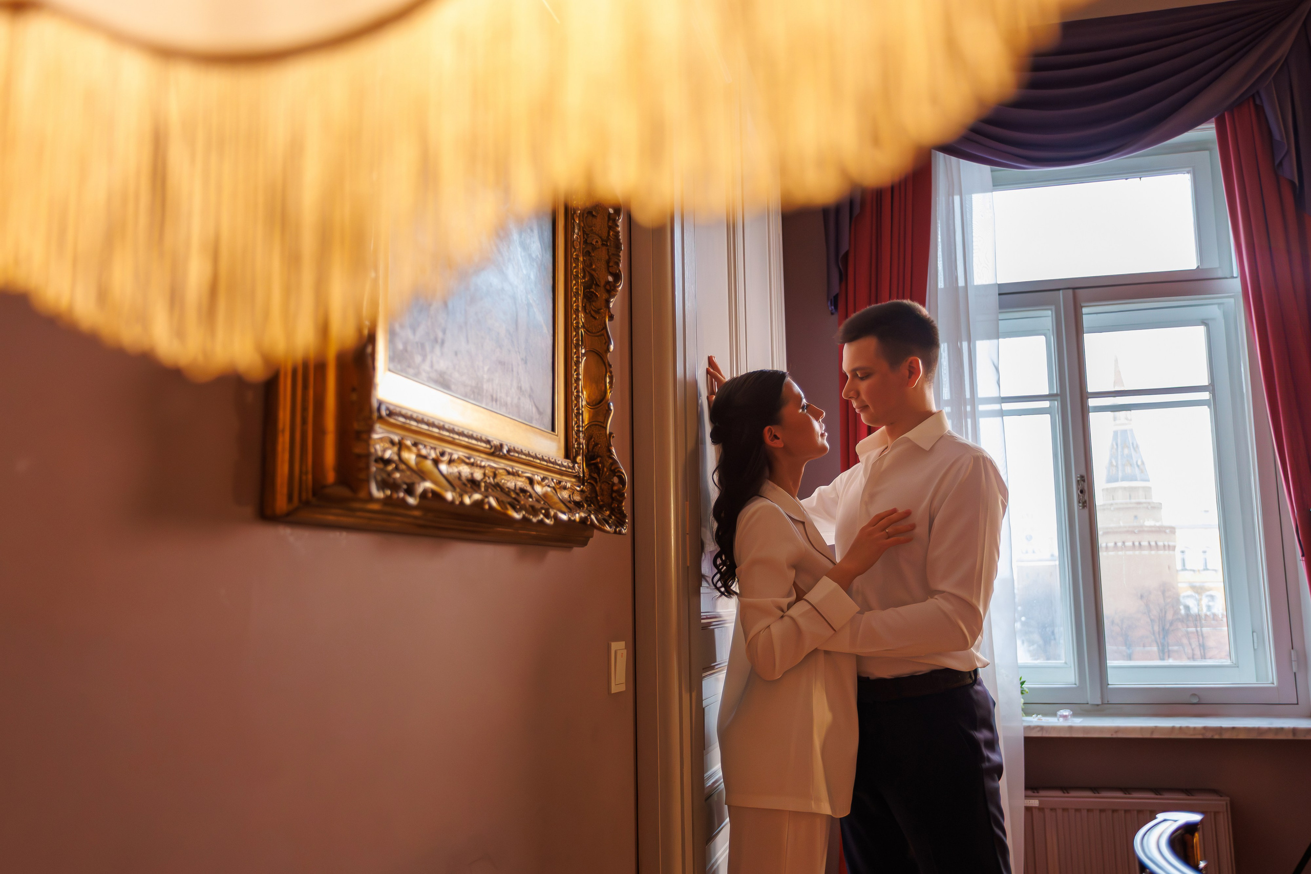 Свадебная фотосессия и сборы в гостинице Националь. Свадебный фотограф Москва и МО Сергей Киржаев